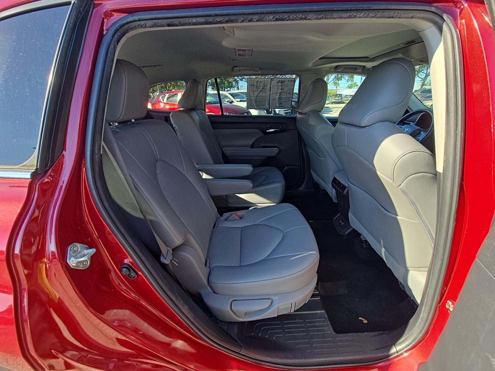 2022 Toyota Highlander XLE FWD