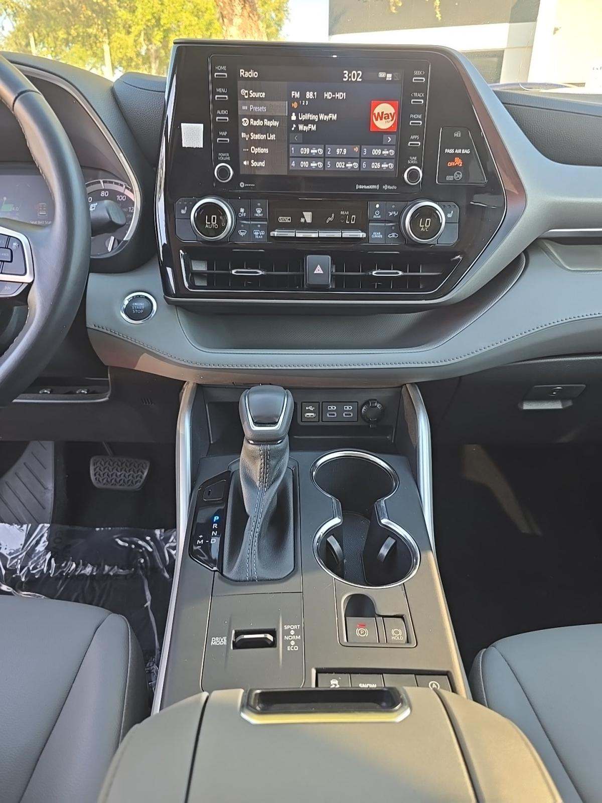 2022 Toyota Highlander XLE FWD