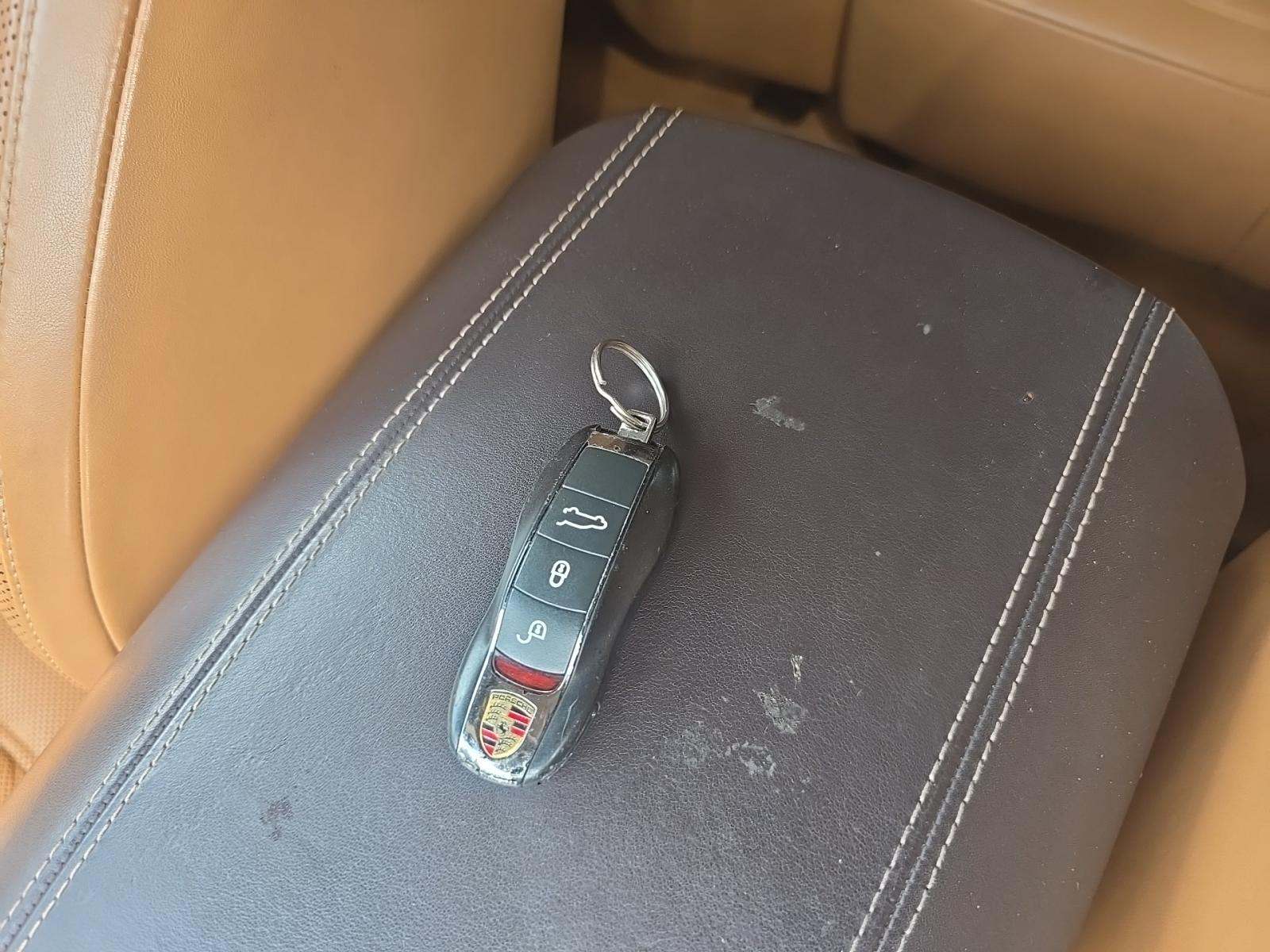 PORSCHE CAYENNE - 4