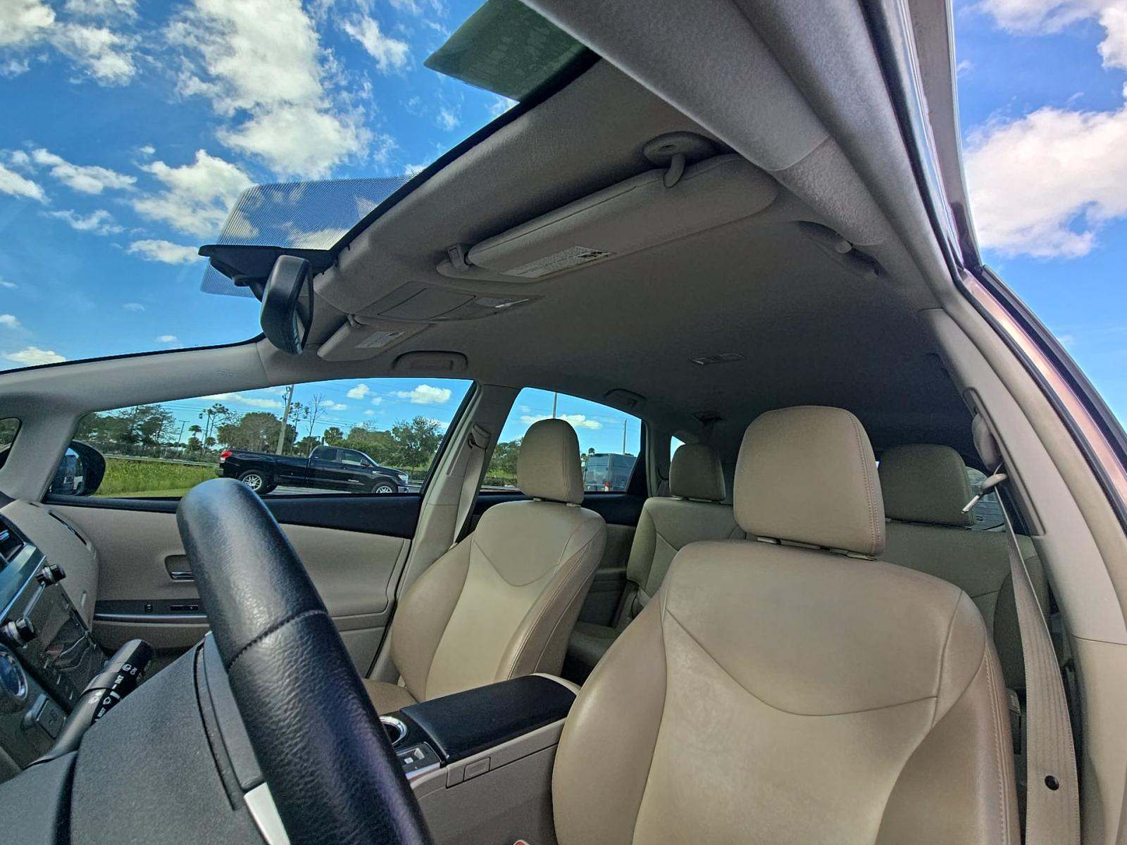 2017 Toyota Prius v Four FWD