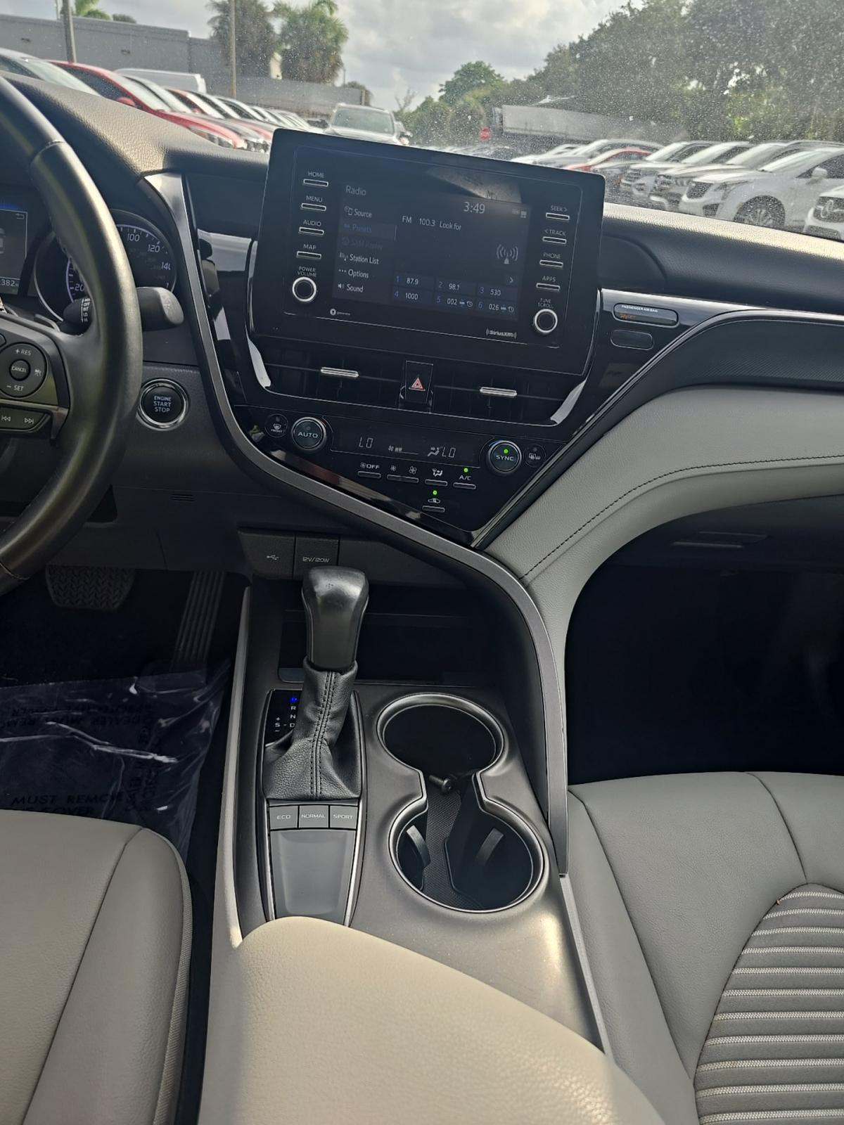 2024 Toyota Camry SE FWD