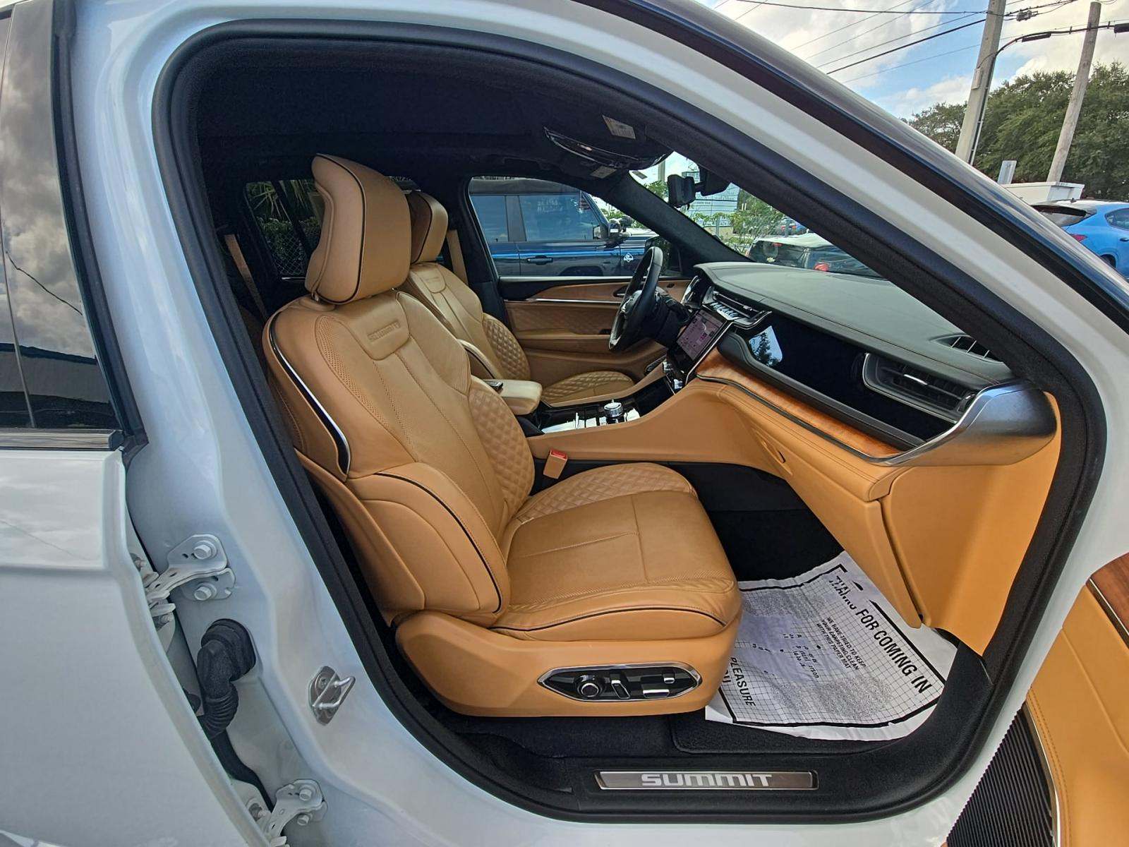 2022 Jeep Grand Cherokee Summit Reserve AWD