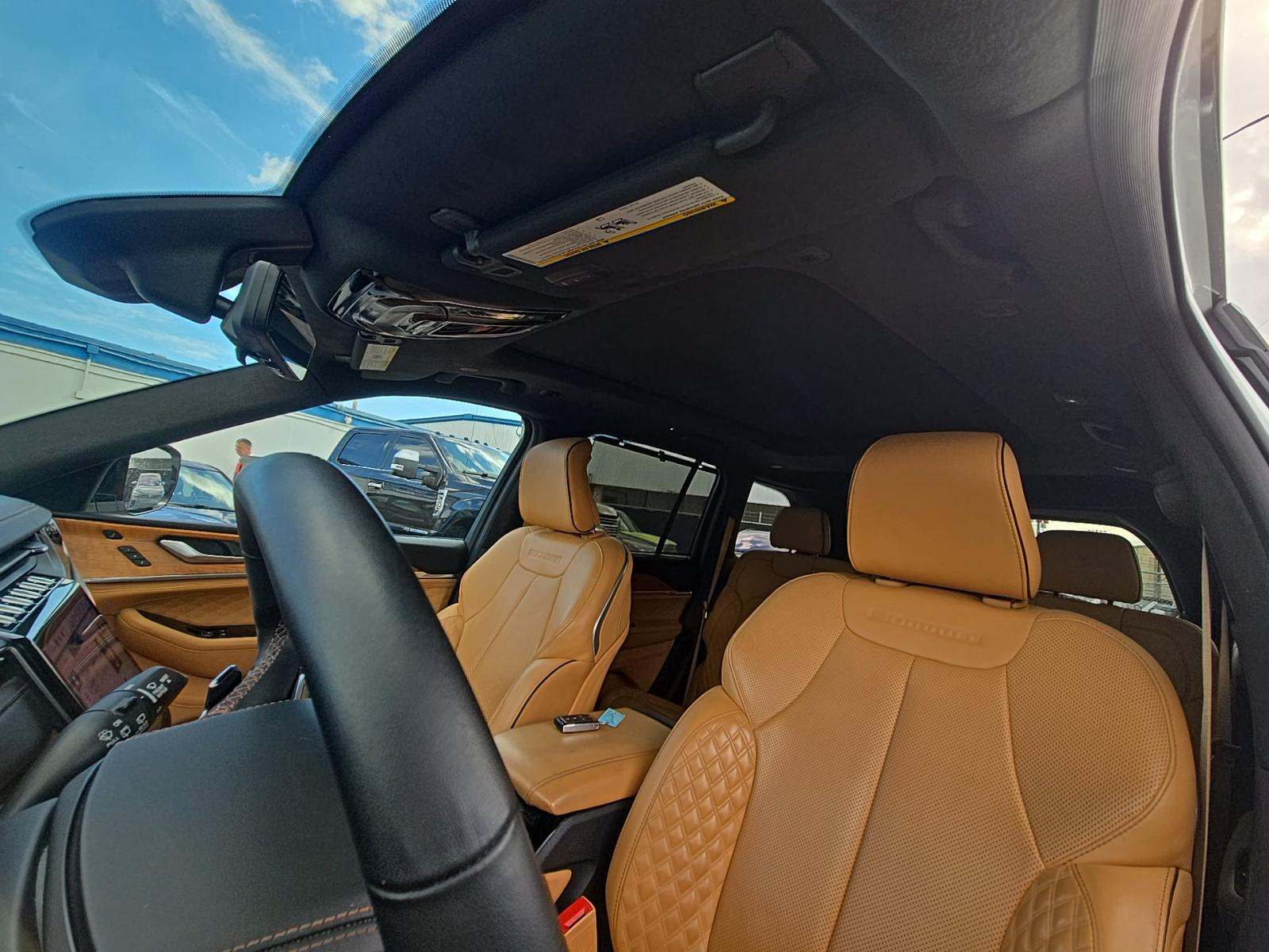 2022 Jeep Grand Cherokee Summit Reserve AWD