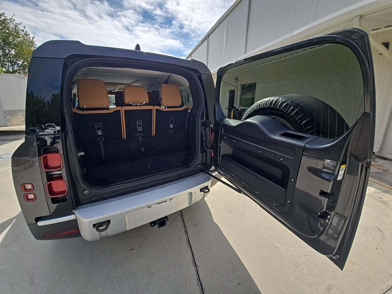 2023 Land Rover Defender 130 First Edition AWD