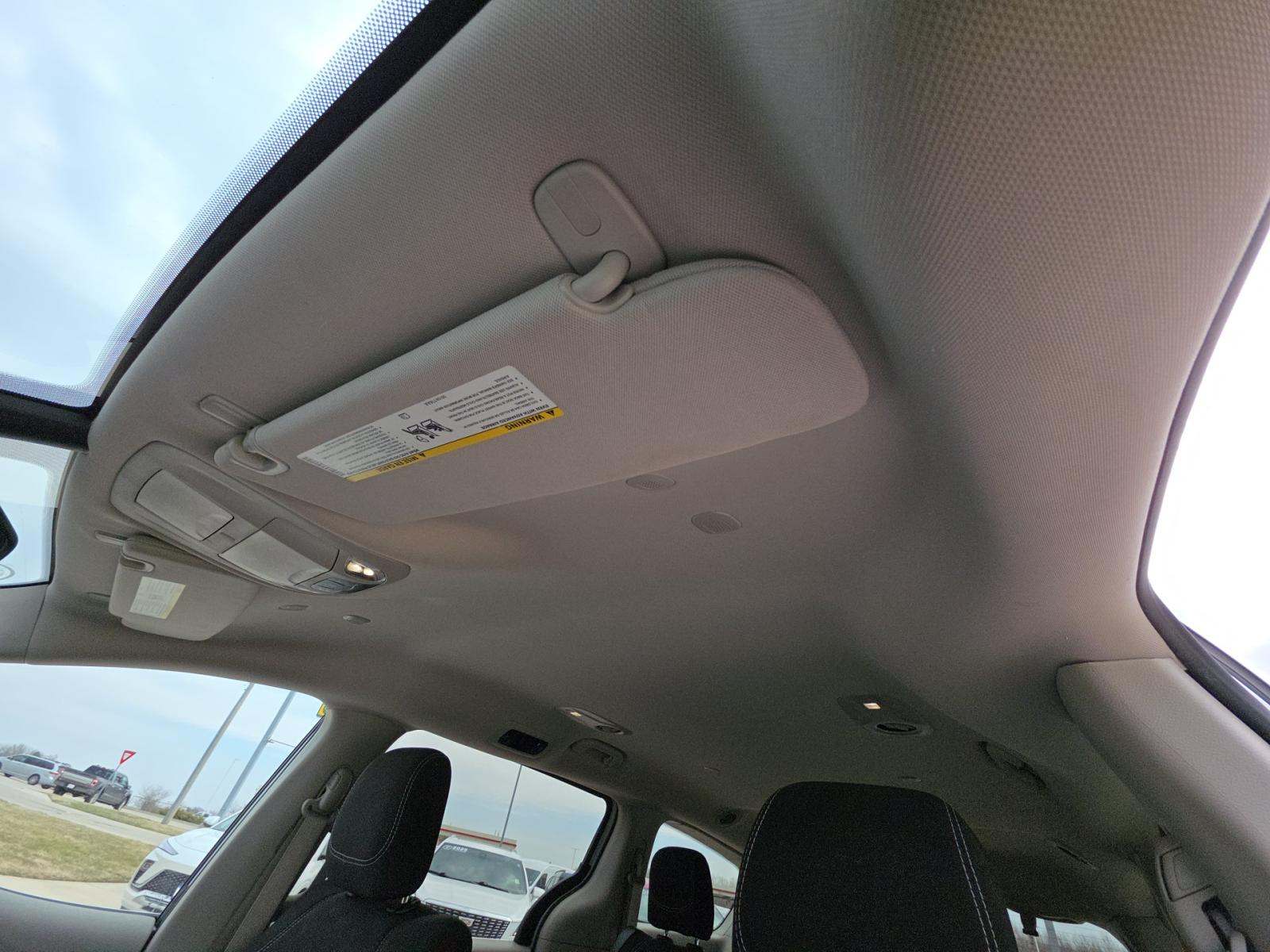 CHRYSLER VOYAGER - 7