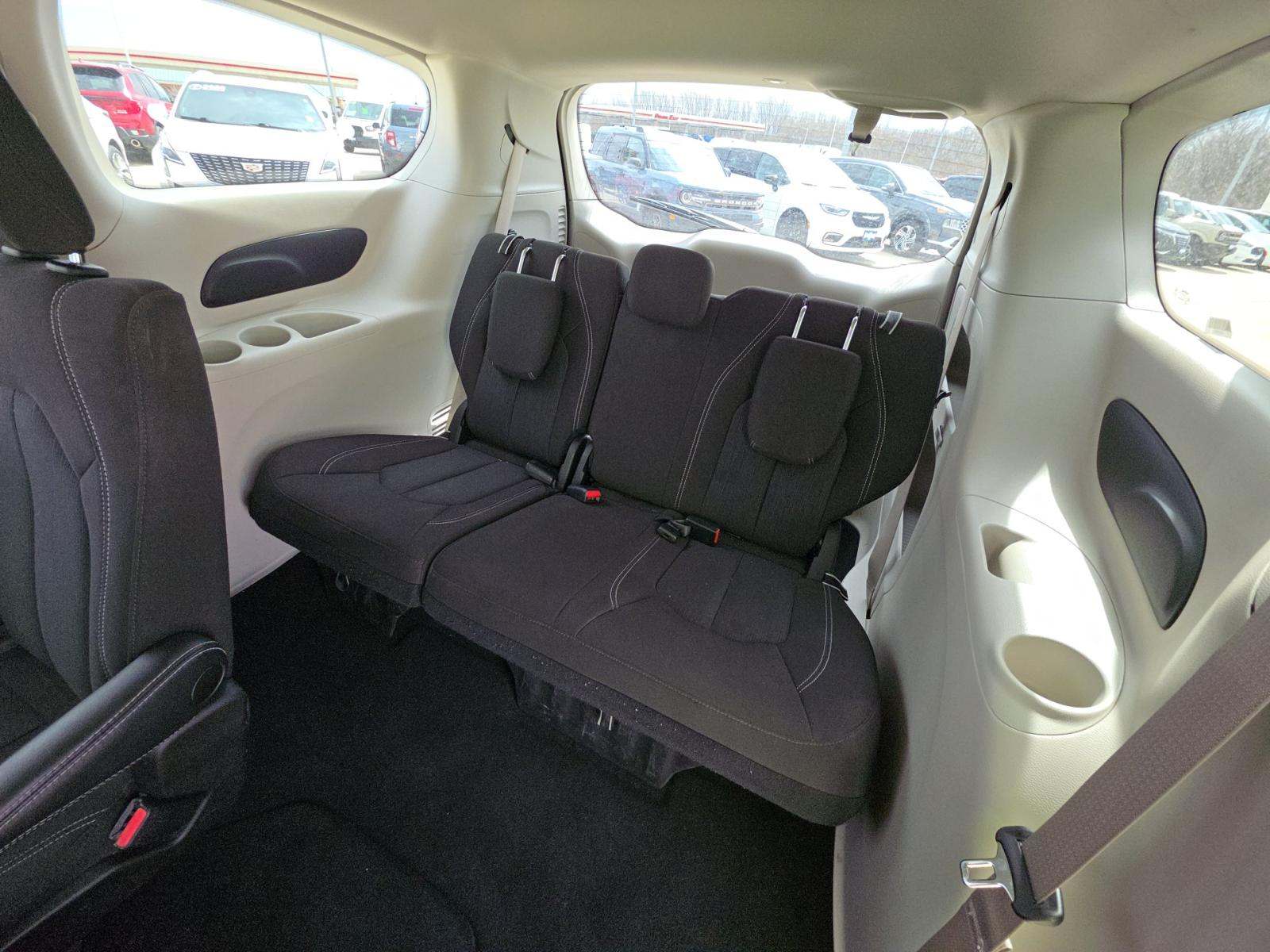 CHRYSLER VOYAGER - 10