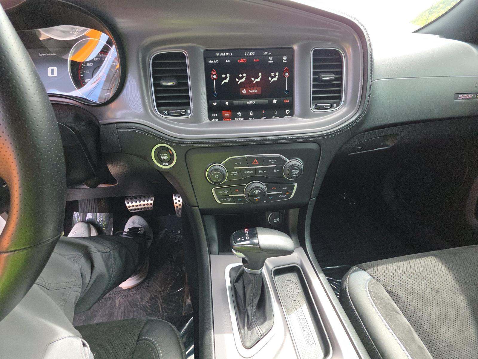 DODGE CHALLENGER - 6