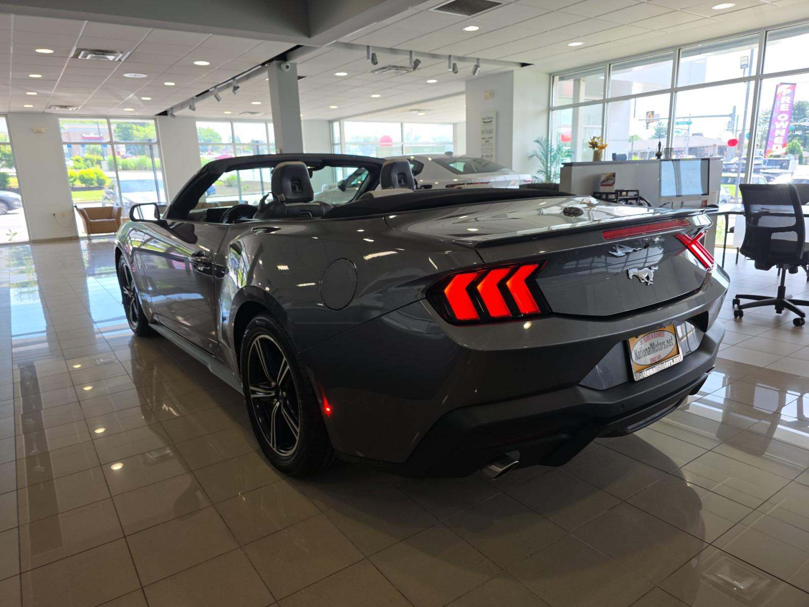 FORD MUSTANG - 2