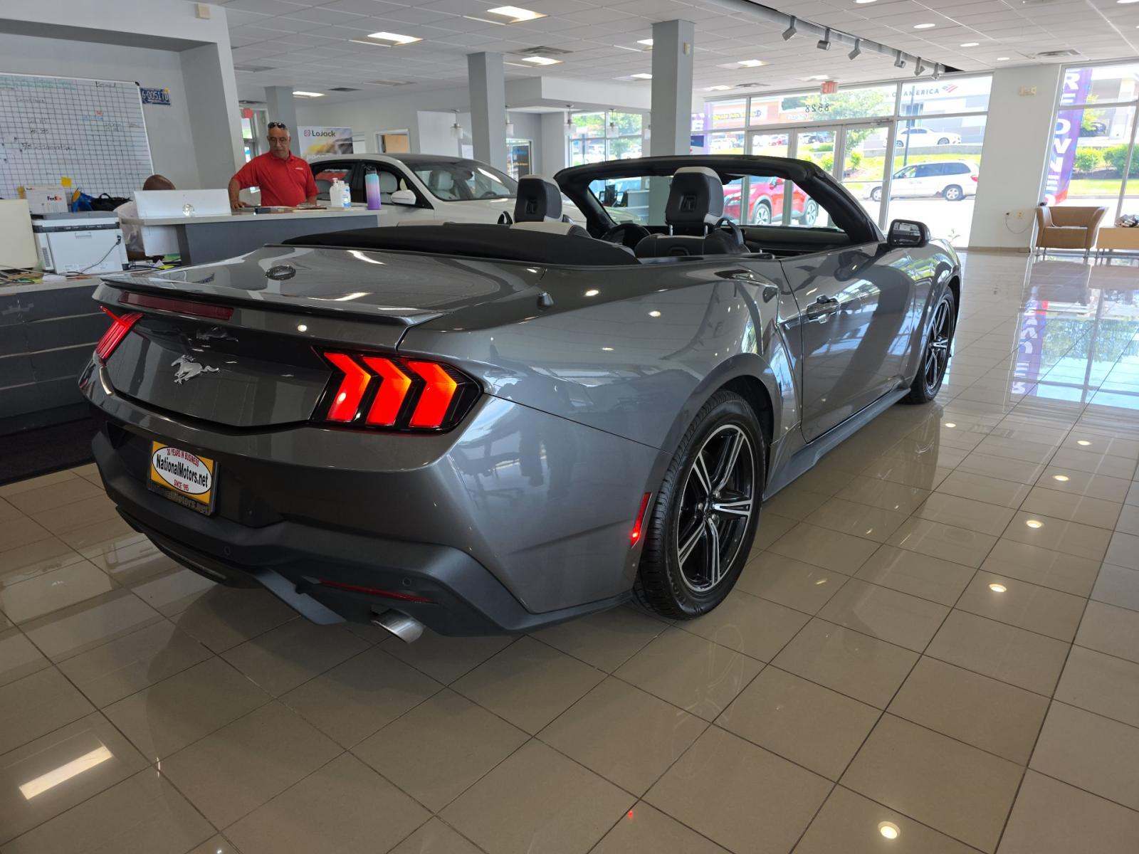 FORD MUSTANG - 3