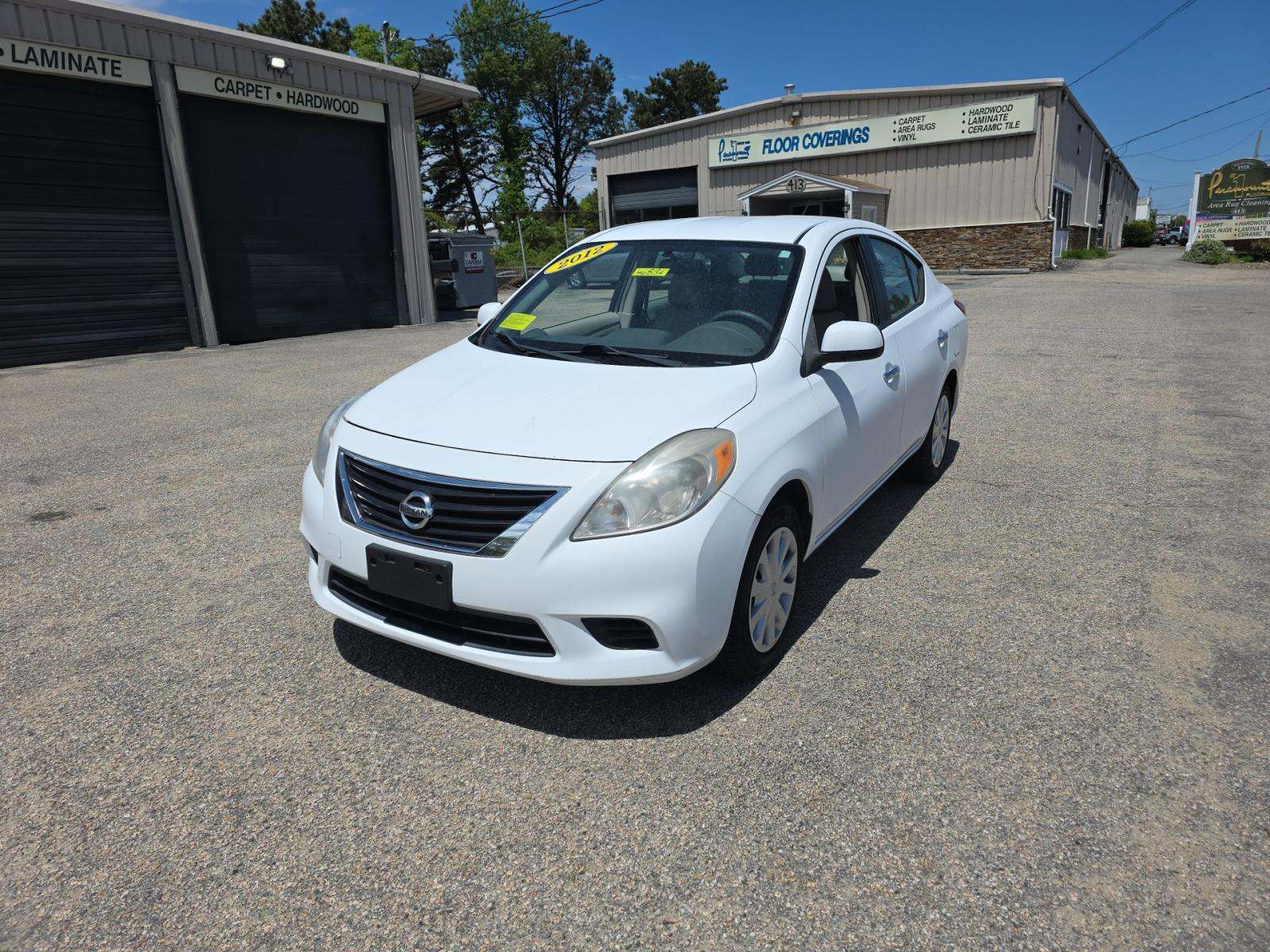 NISSAN VERSA - 1