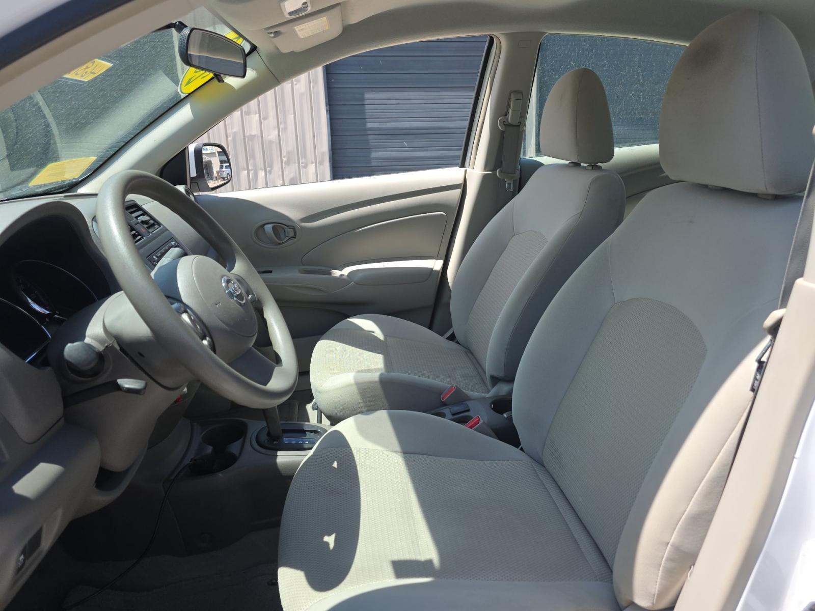 NISSAN VERSA - 6