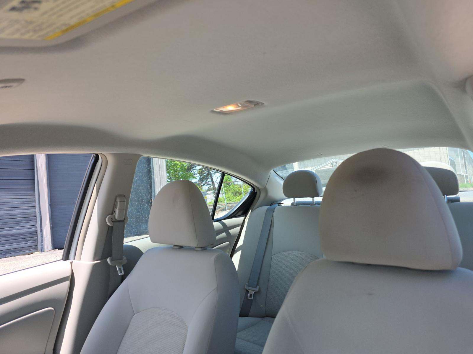 NISSAN VERSA - 10