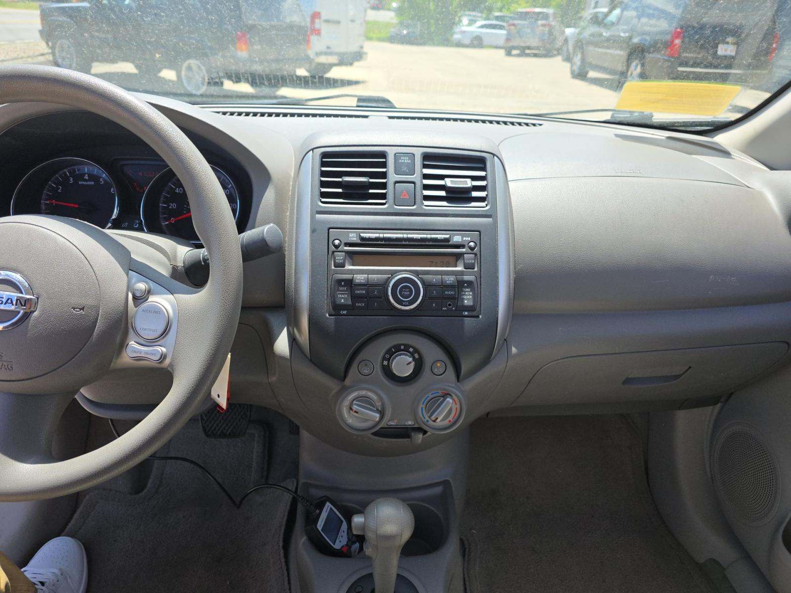 NISSAN VERSA - 9