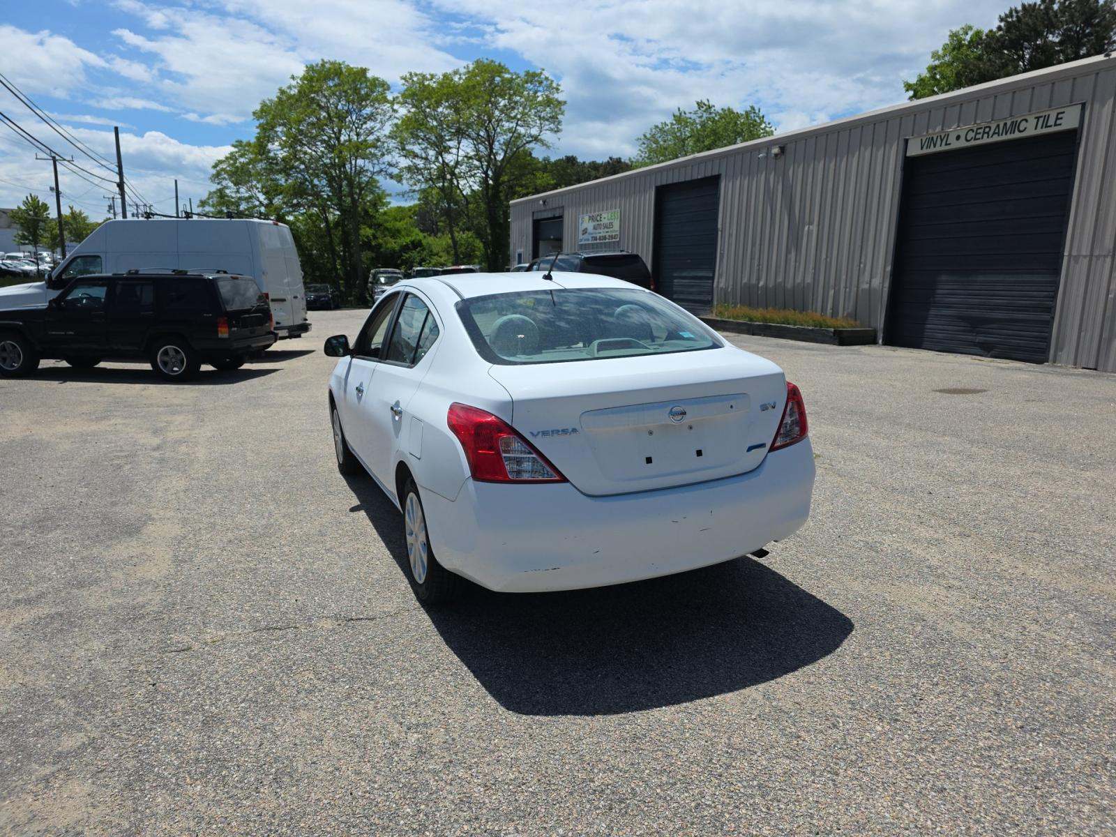 NISSAN VERSA - 2