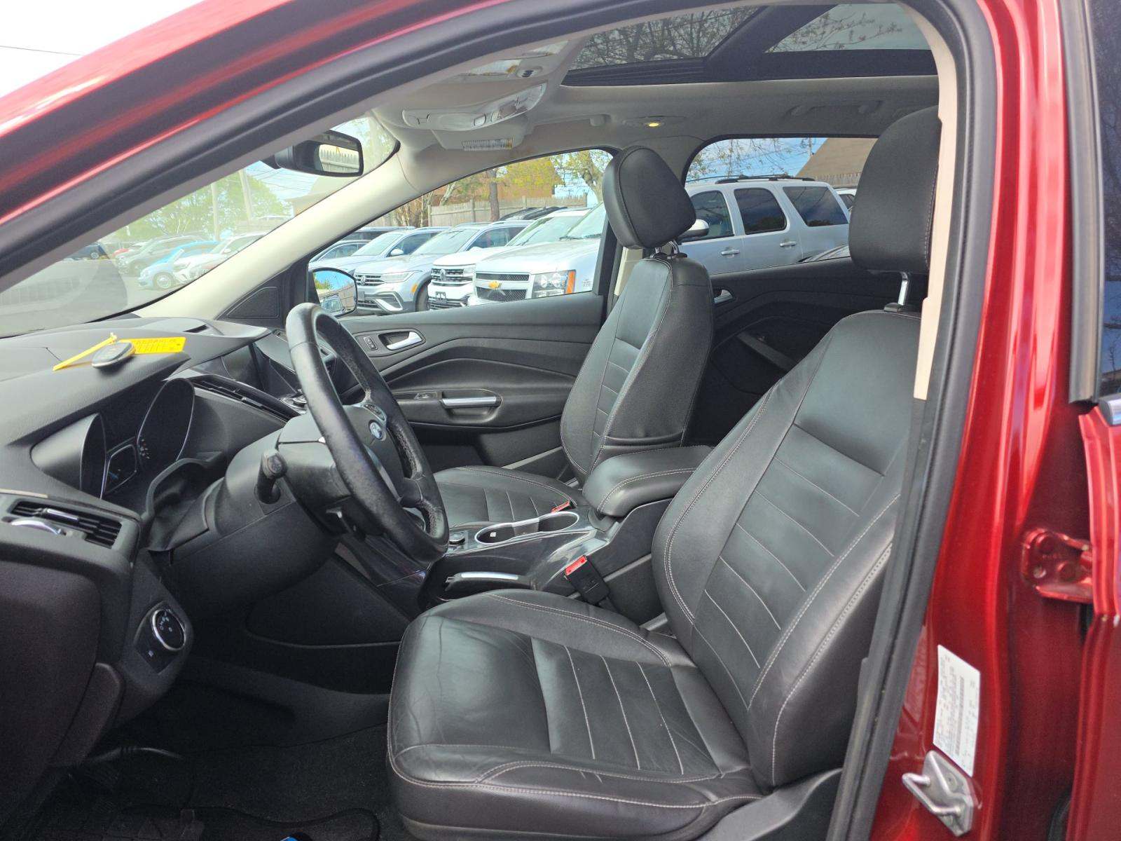 FORD ESCAPE - 2