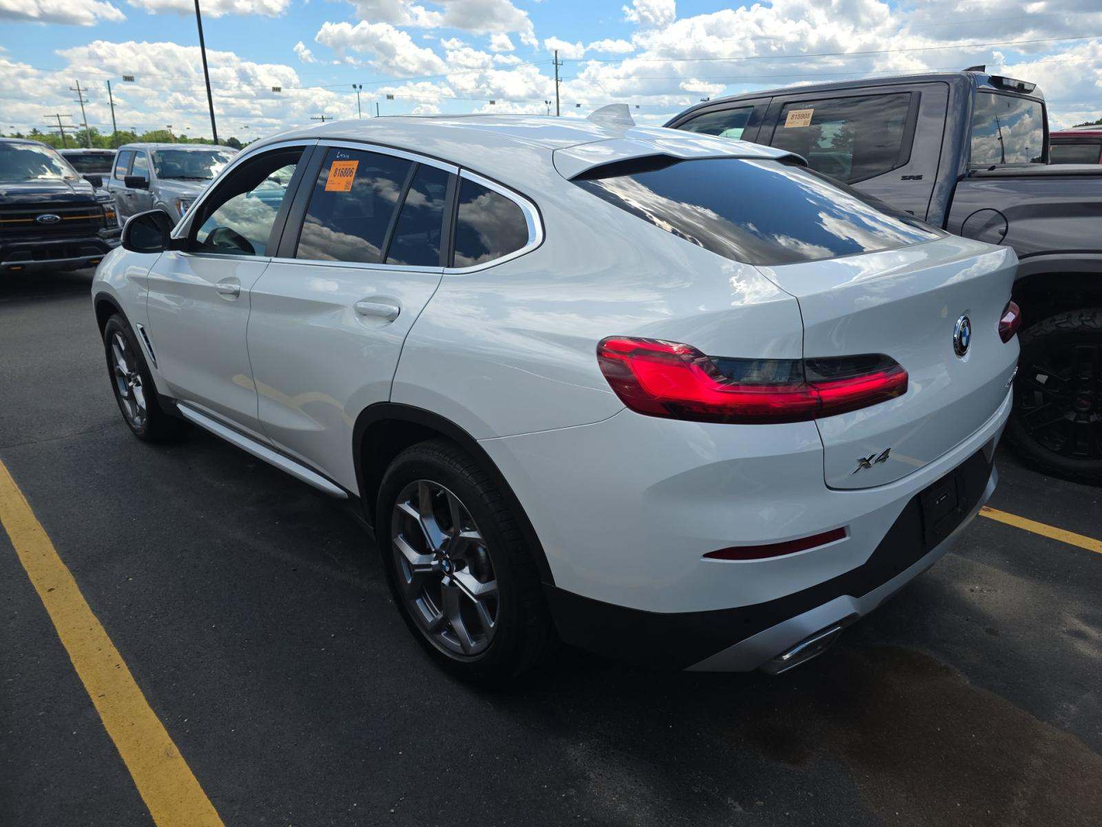 2025 BMW X4 xDrive30i AWD