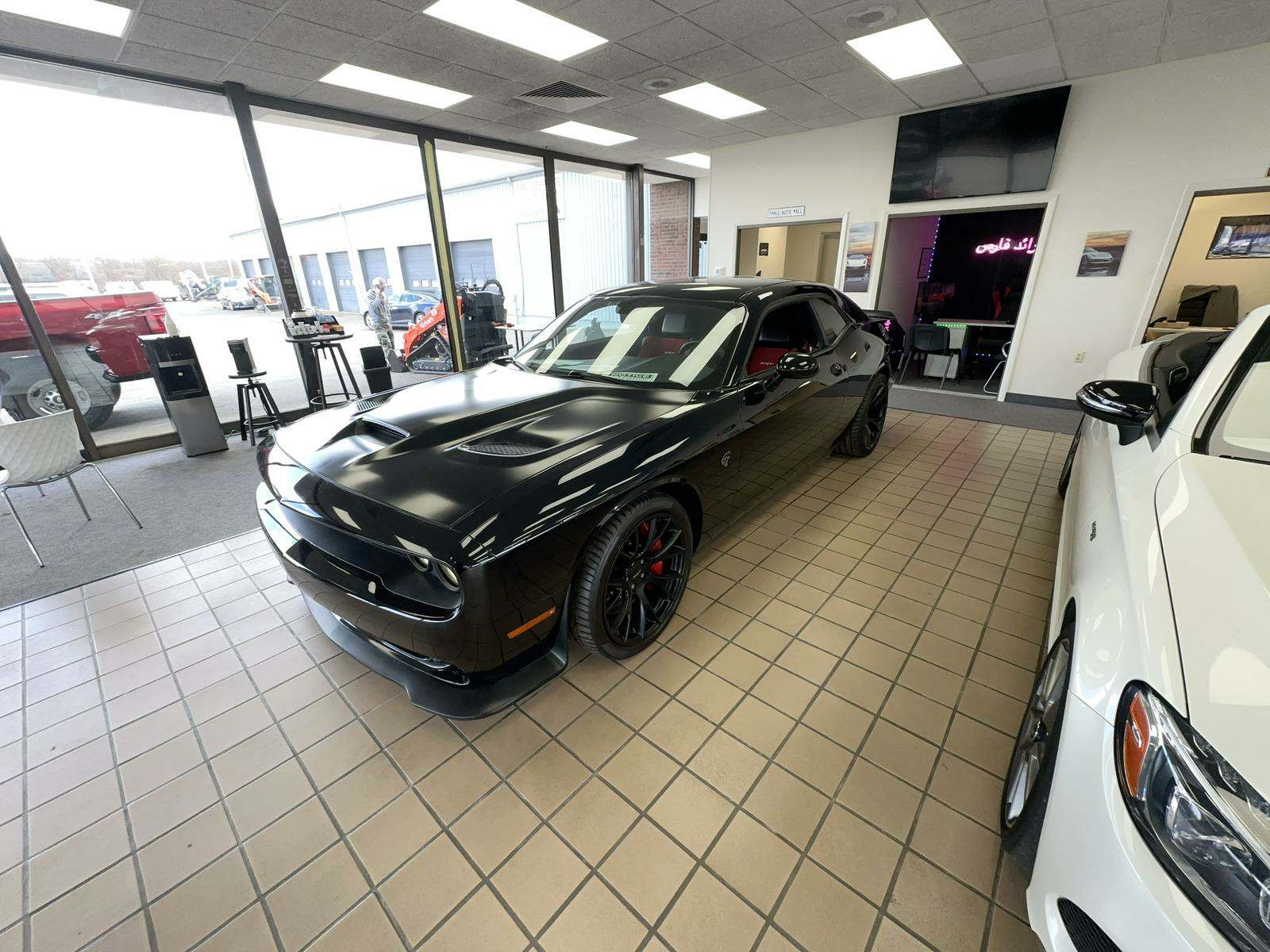 2015 Dodge Challenger SRT Hellcat RWD