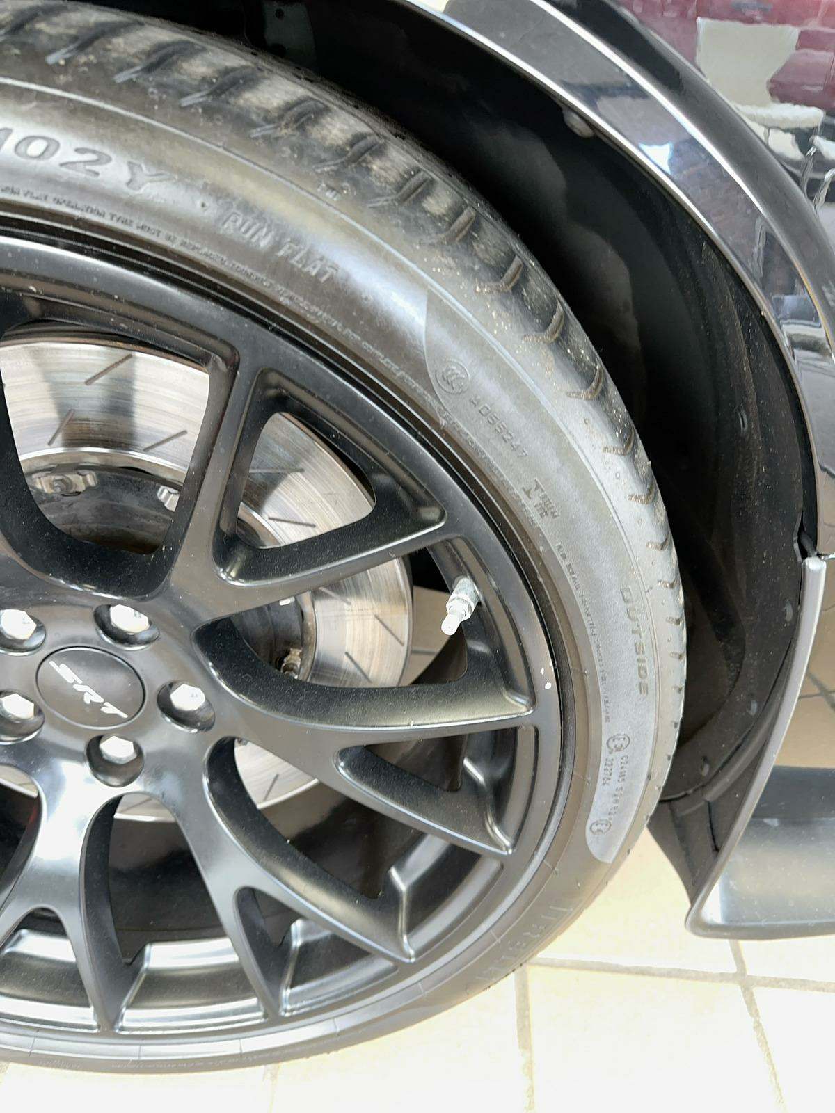 2015 Dodge Challenger SRT Hellcat RWD