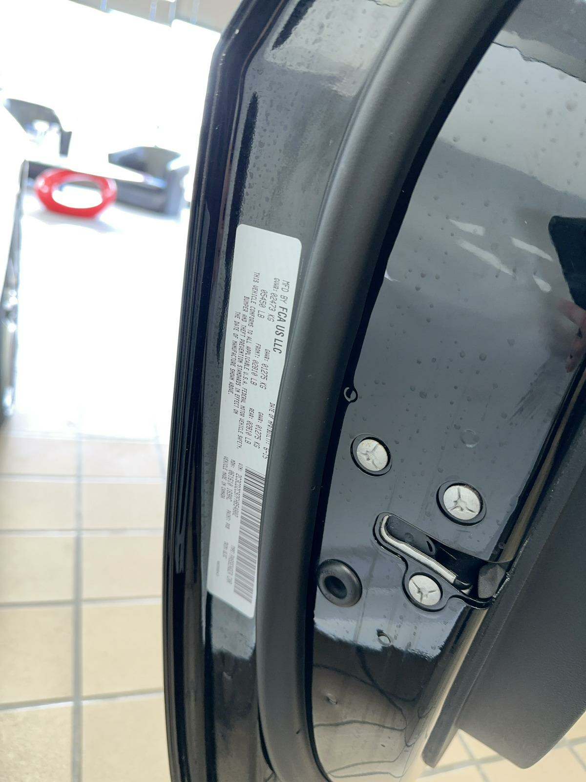 2015 Dodge Challenger SRT Hellcat RWD