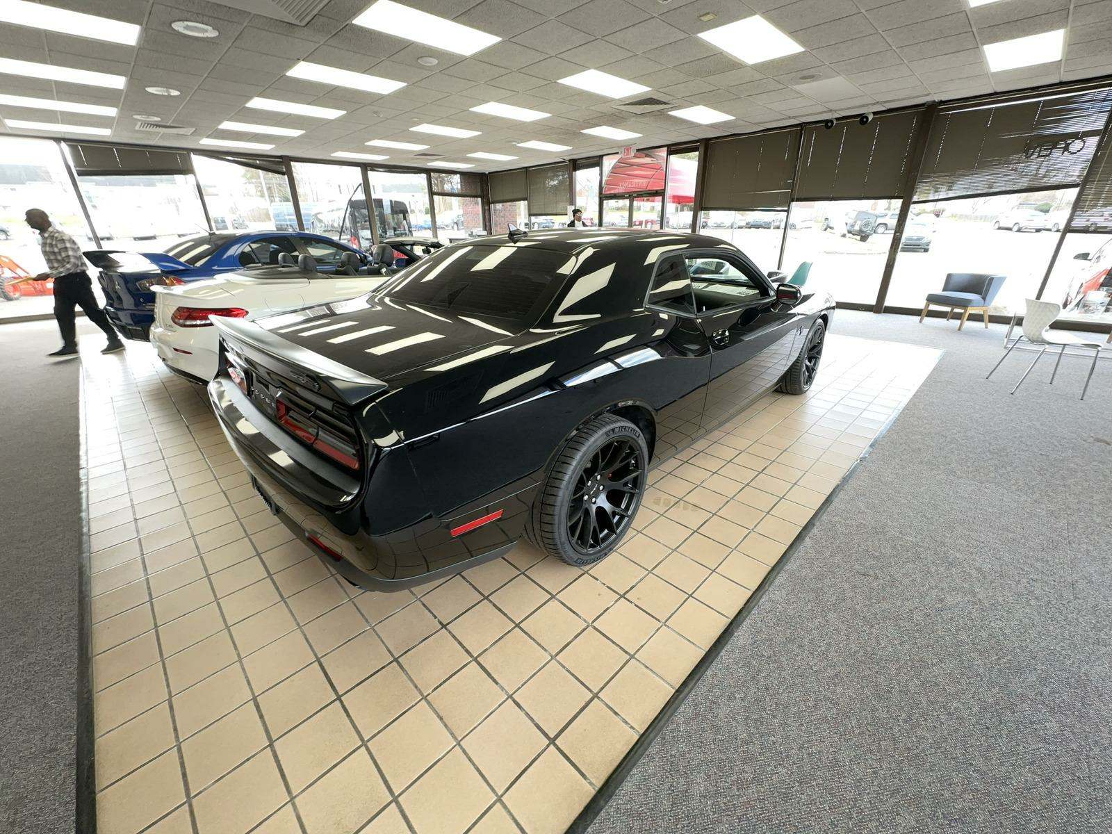 2015 Dodge Challenger SRT Hellcat RWD