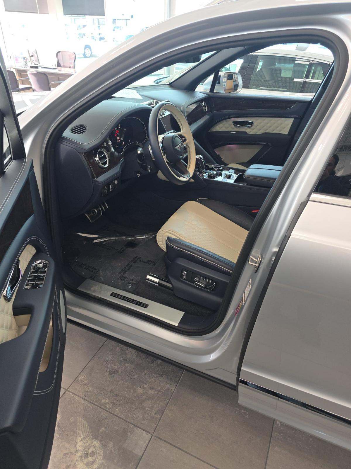 2022 Bentley Bentayga V8 AWD