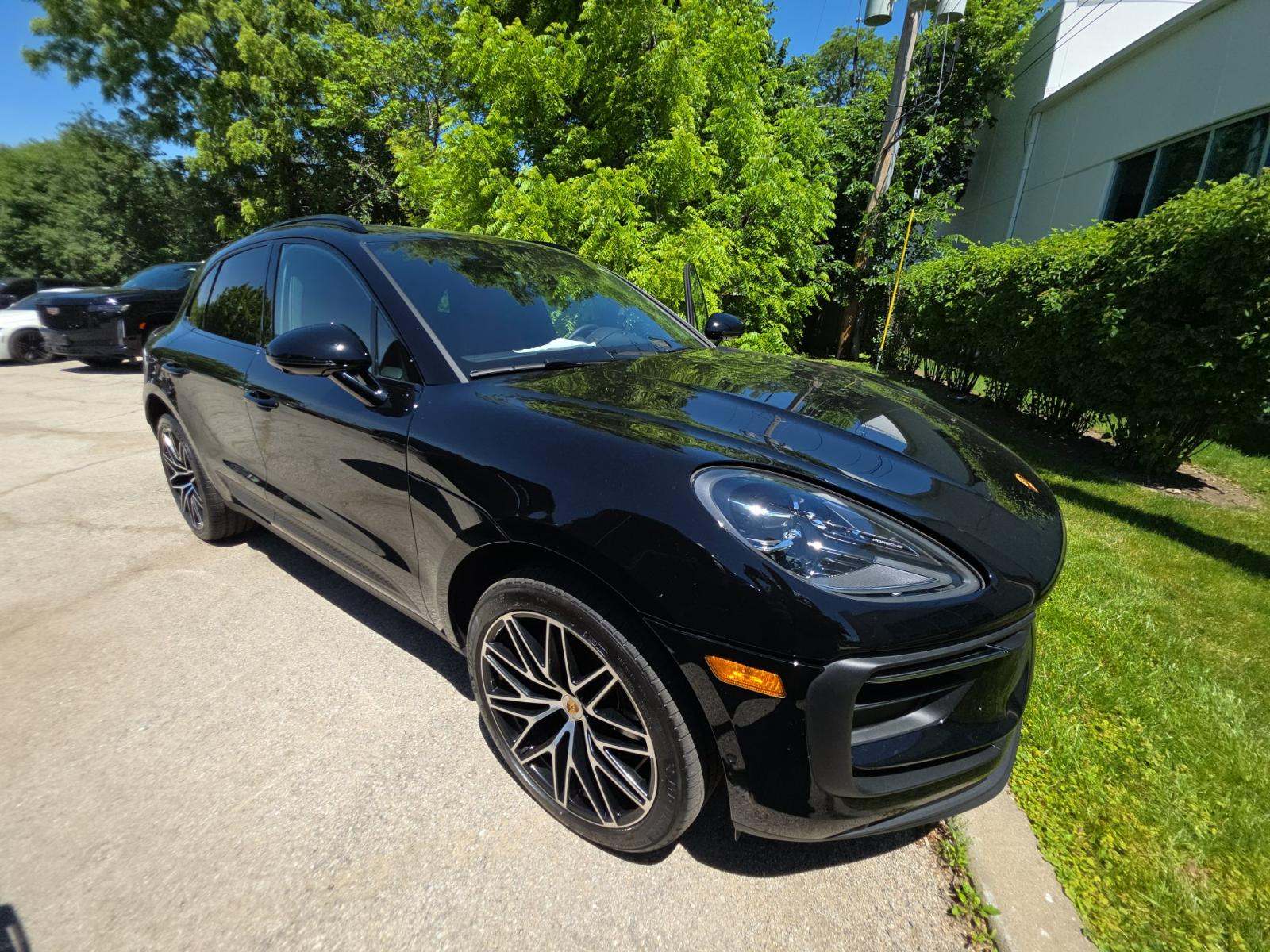 2023 Porsche Macan Base AWD