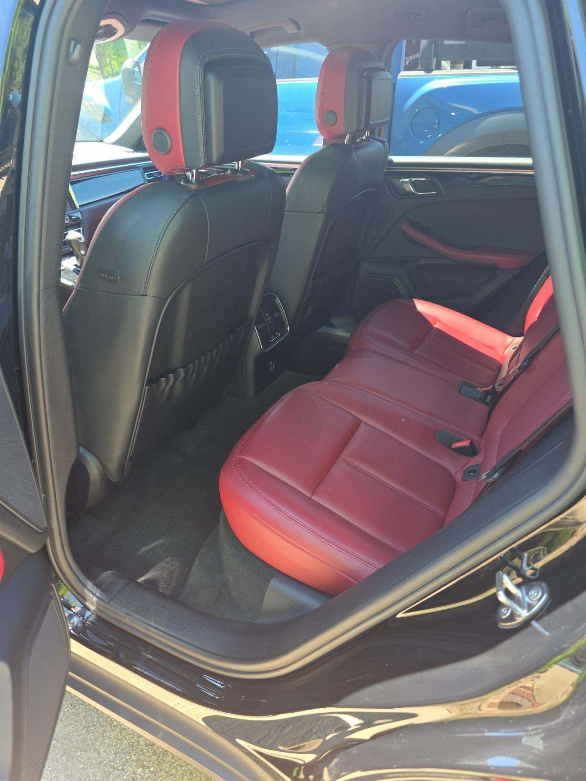 2023 Porsche Macan Base AWD
