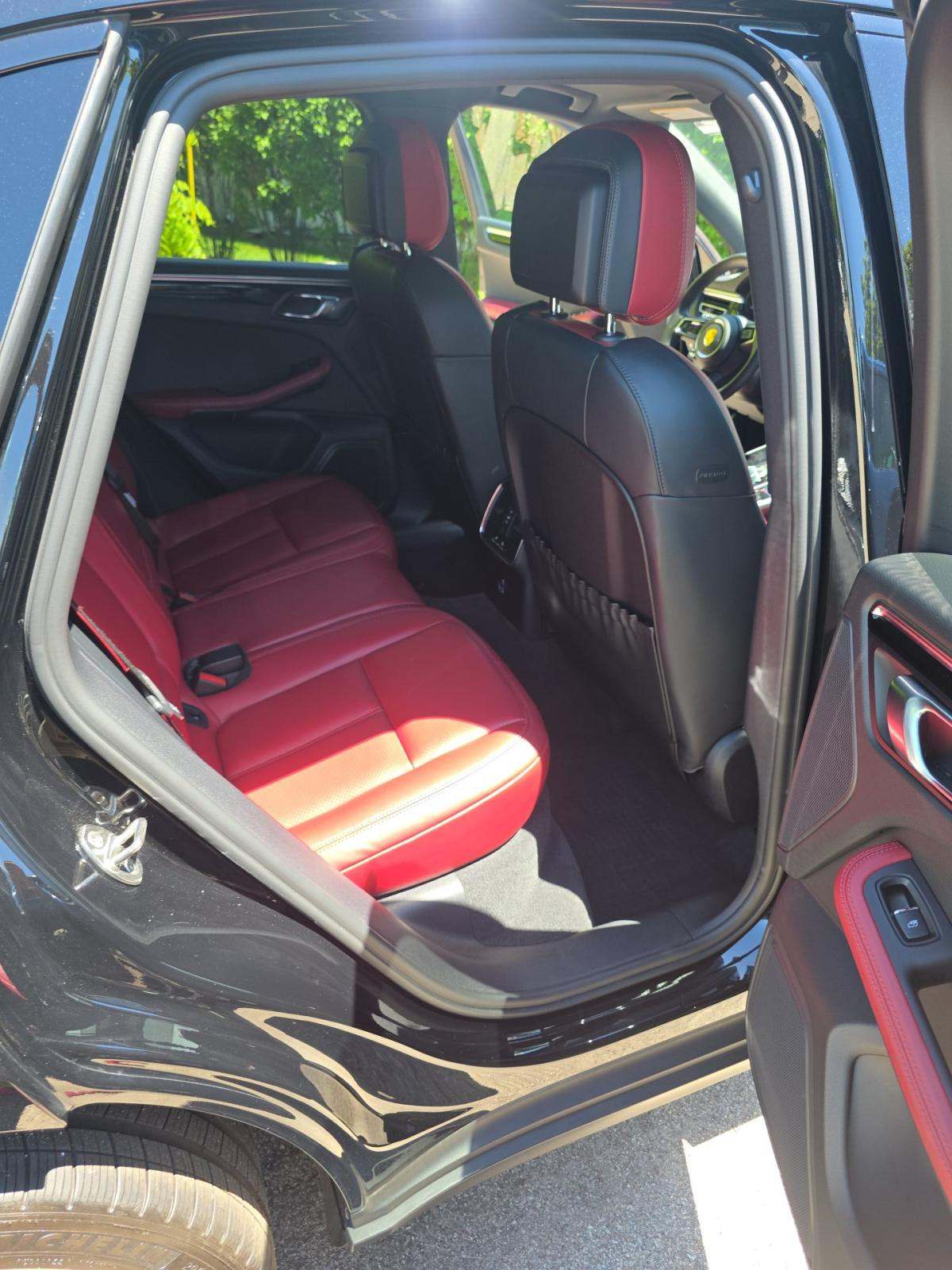 2023 Porsche Macan Base AWD