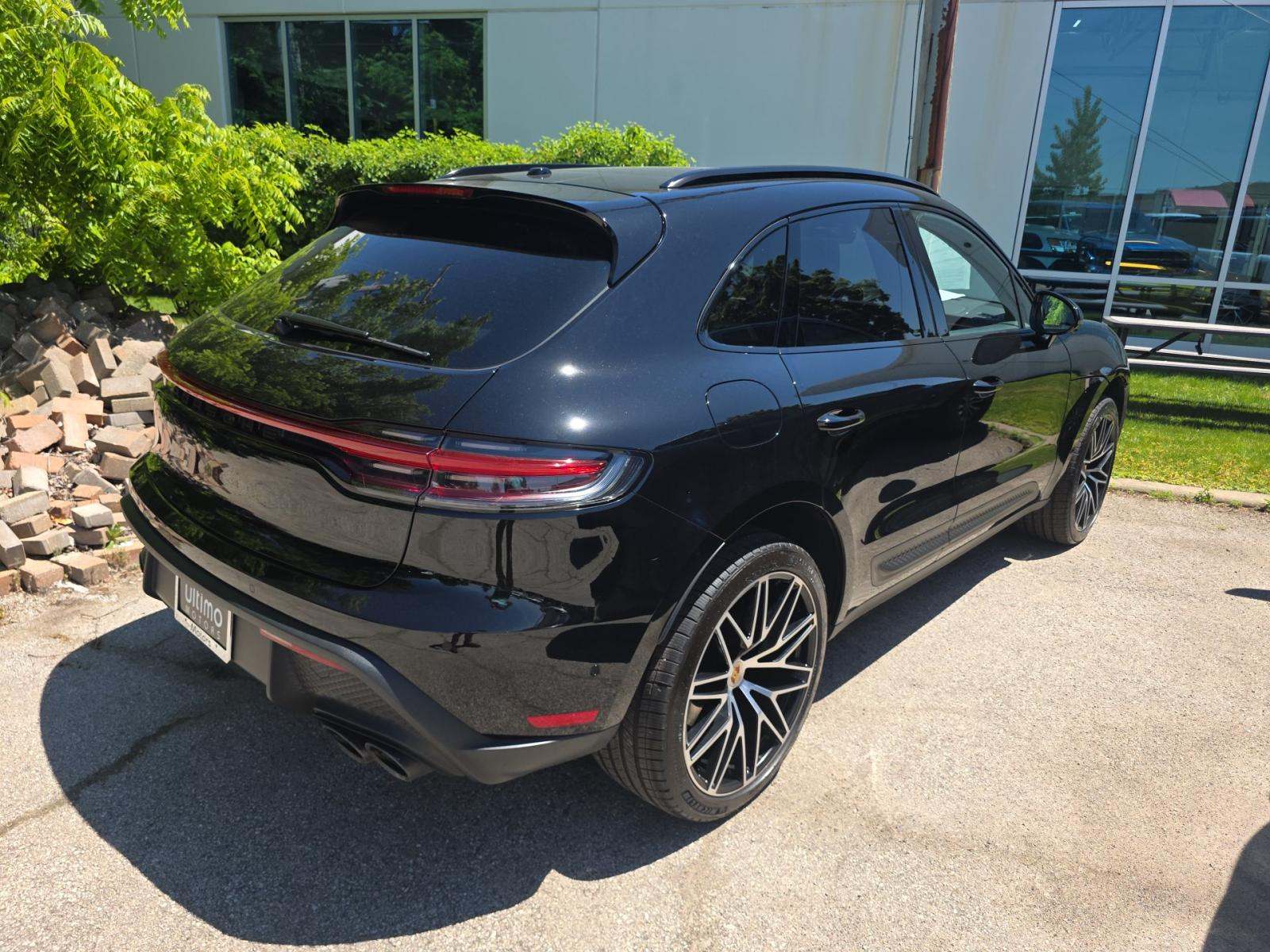 2023 Porsche Macan Base AWD