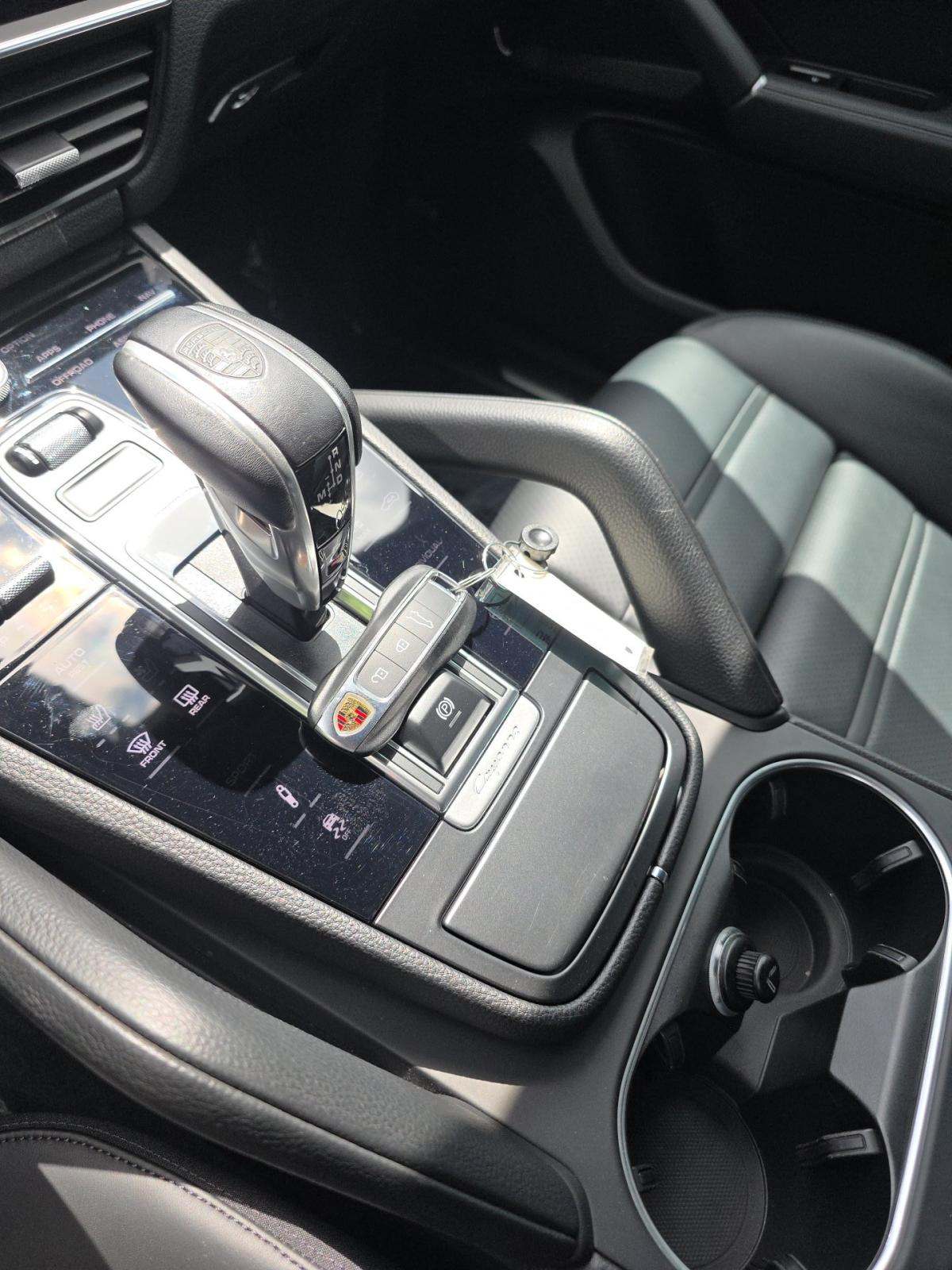 PORSCHE CAYENNE - 8