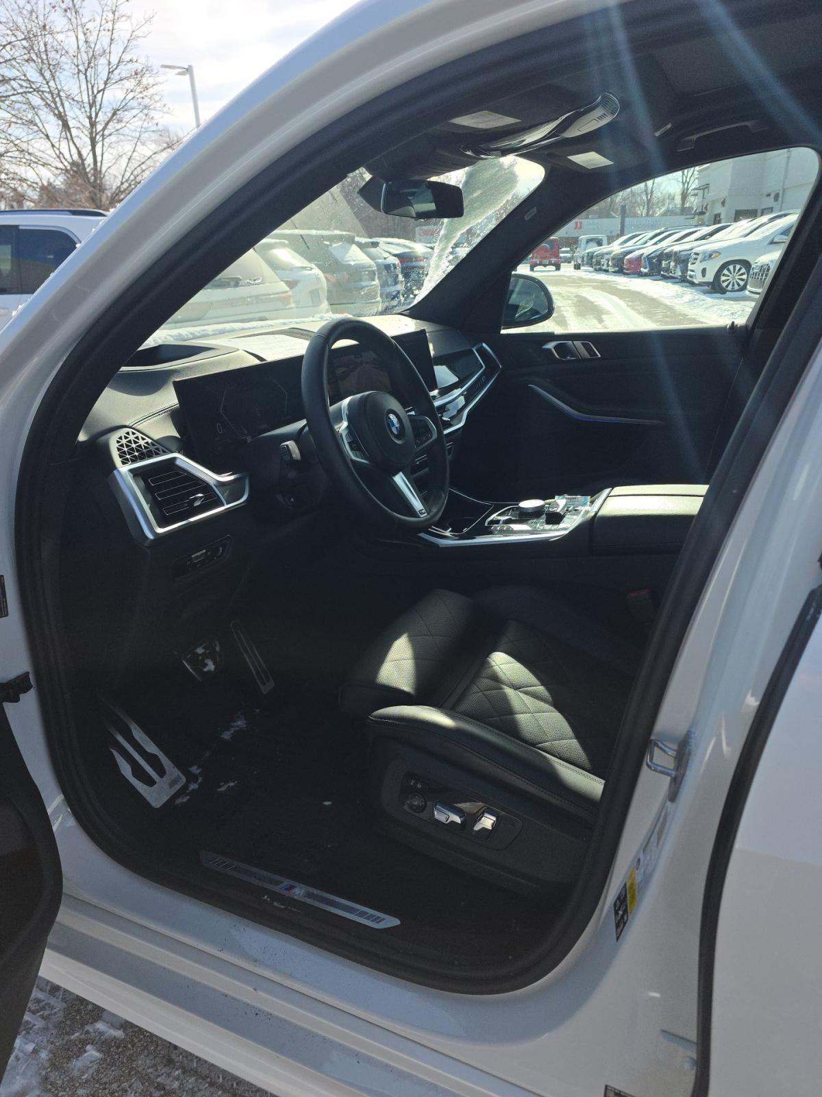 2023 BMW X7 xDrive40i AWD