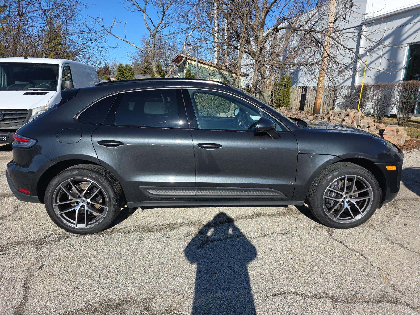 2022 Porsche Macan Base AWD