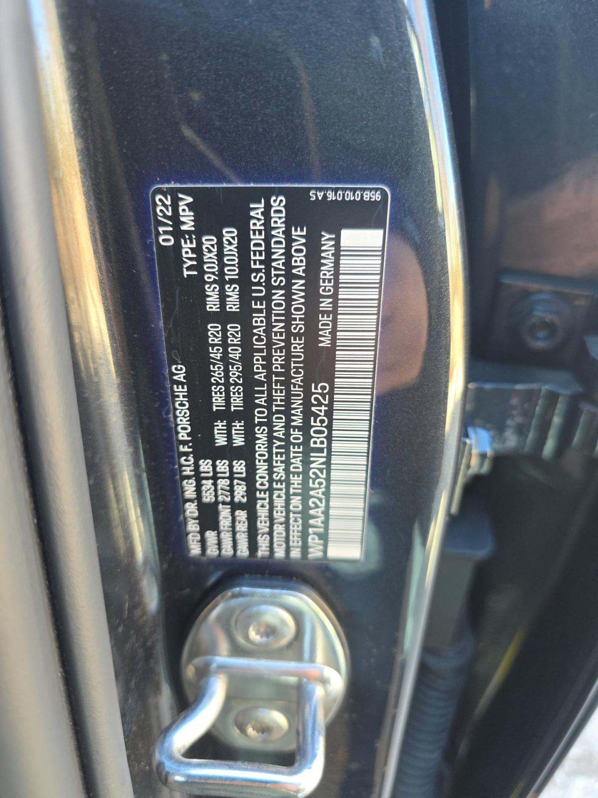 2022 Porsche Macan Base AWD