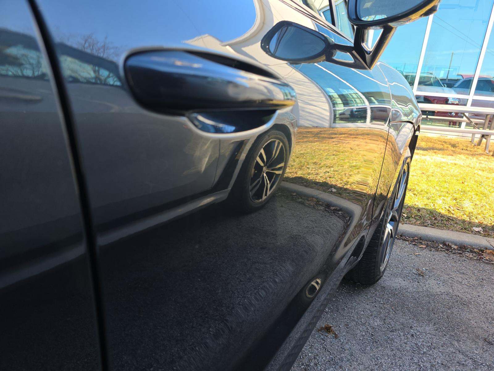 2022 Porsche Macan Base AWD