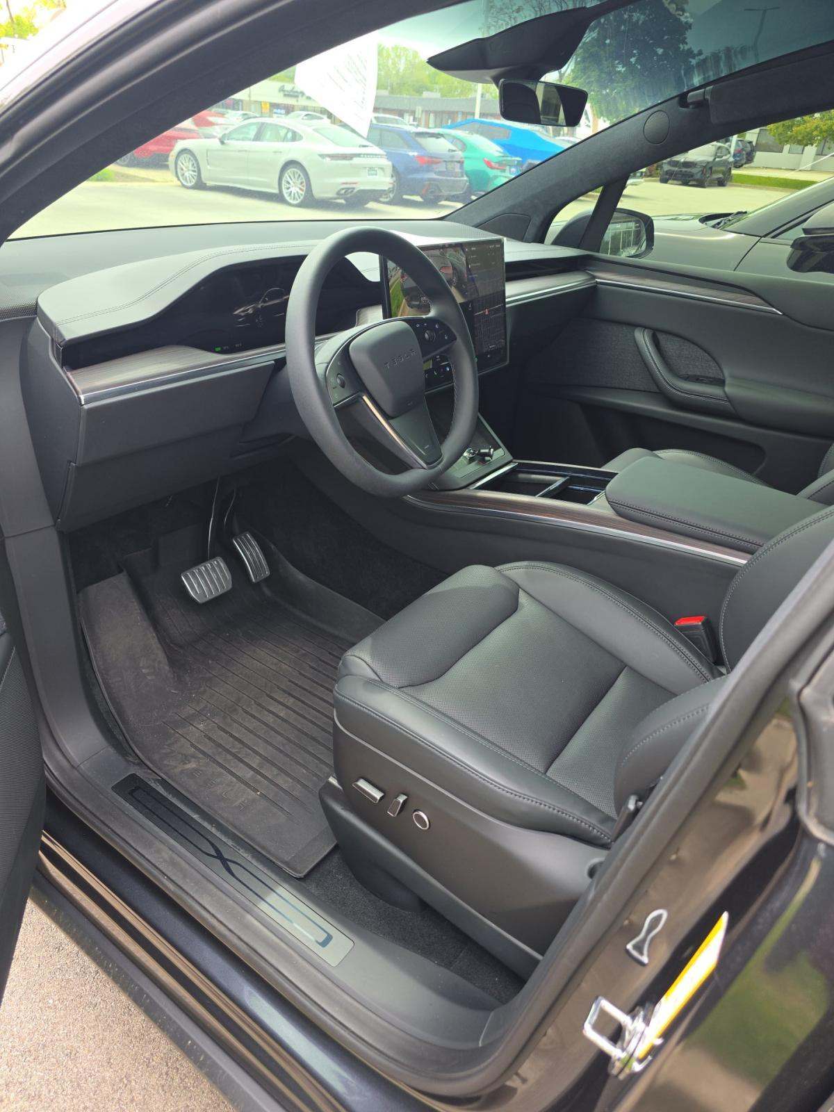 TESLA MODEL X - 6