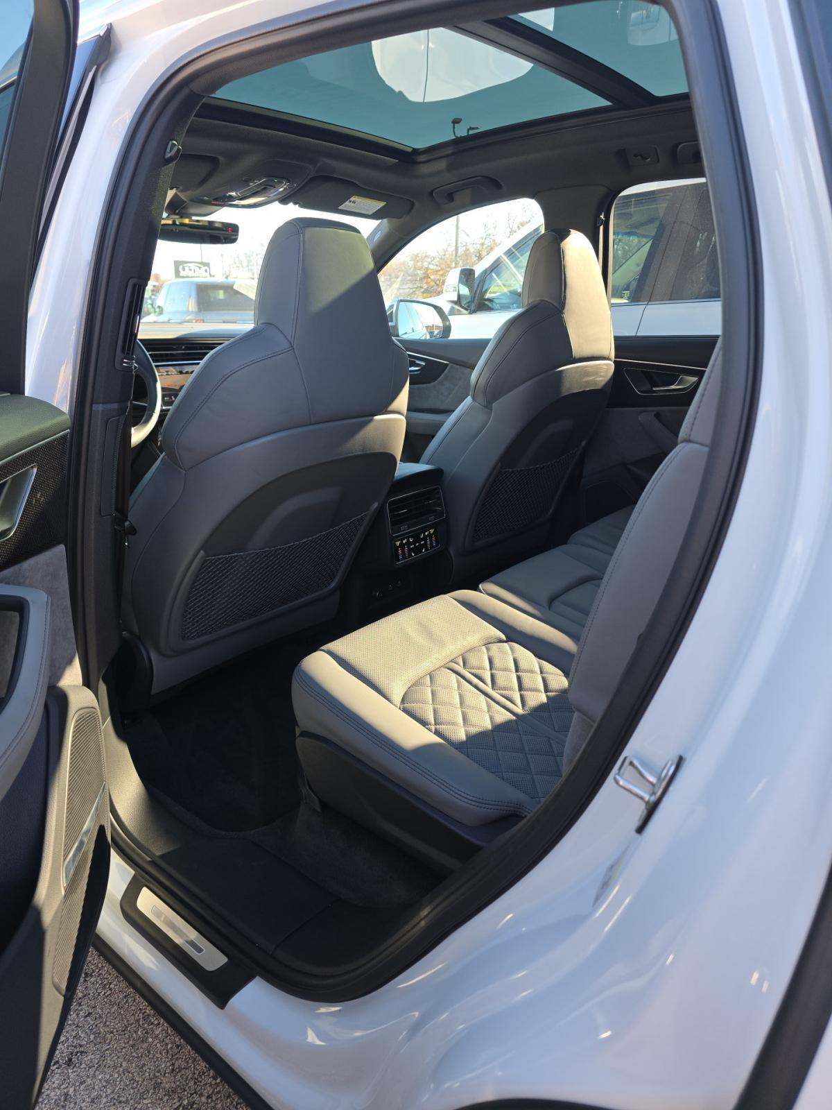 2022 Audi SQ7 Premium Plus AWD