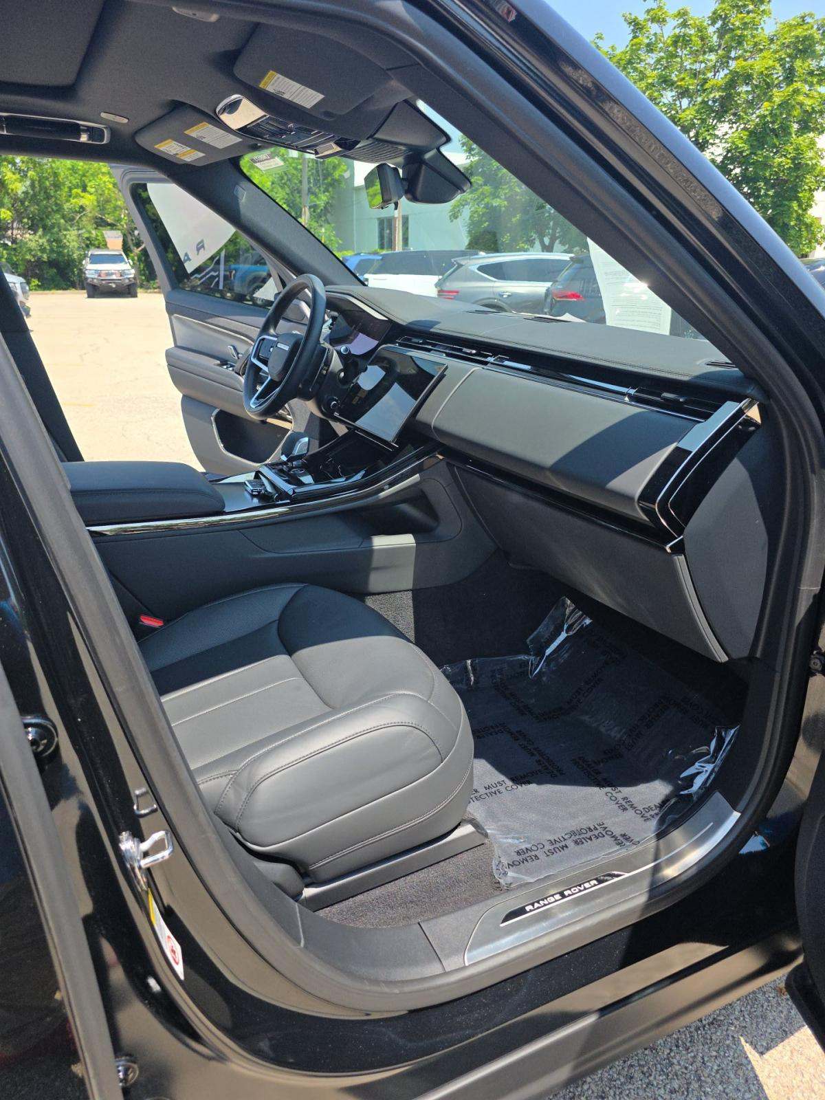 2025 Land Rover Range Rover Sport SE AWD