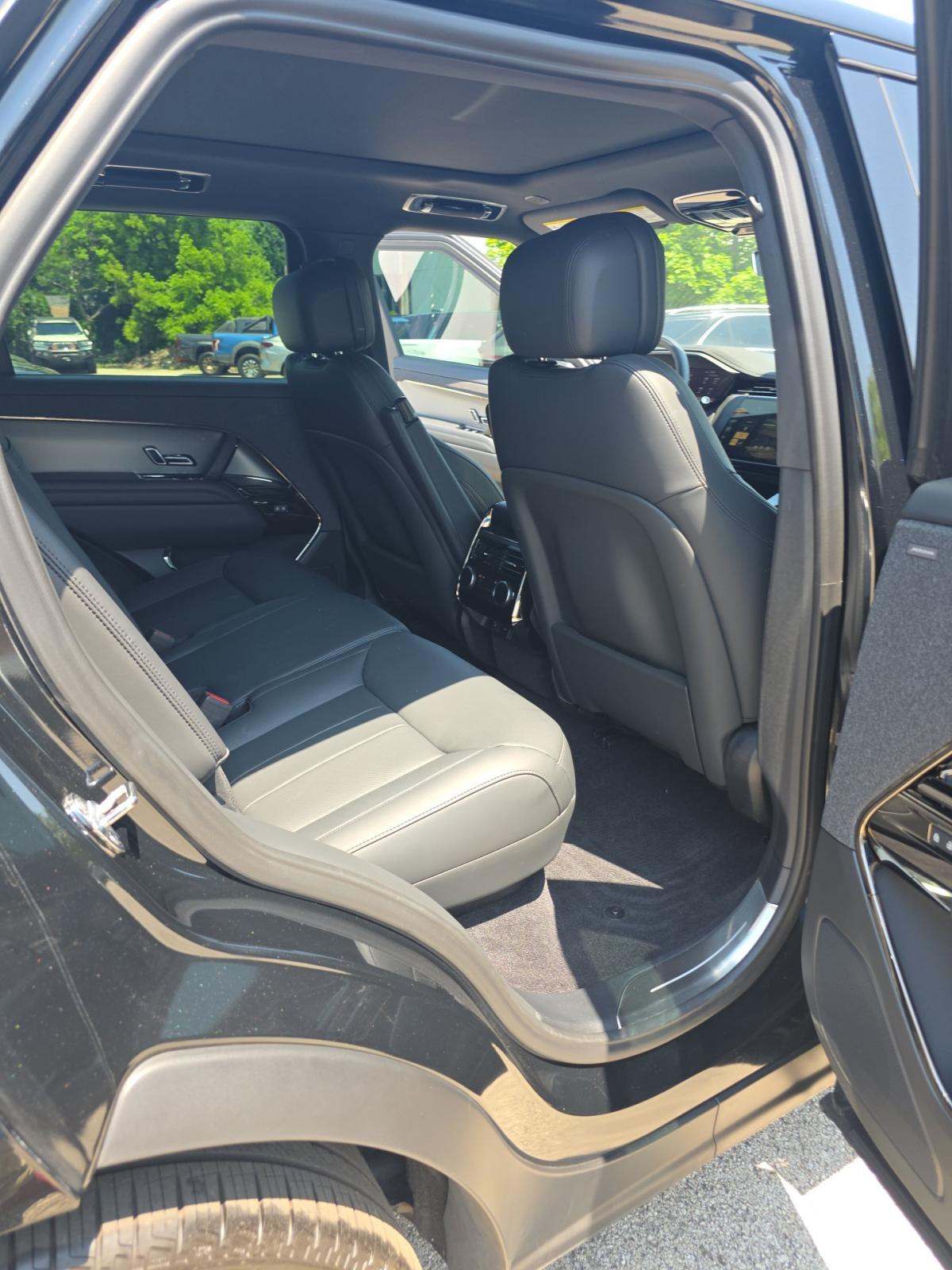 2025 Land Rover Range Rover Sport SE AWD
