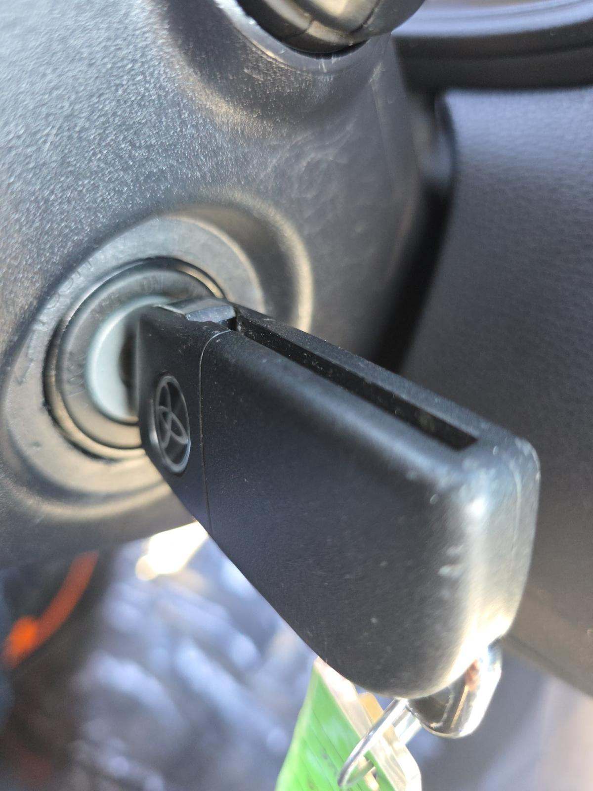 2022 Toyota Corolla LE FWD