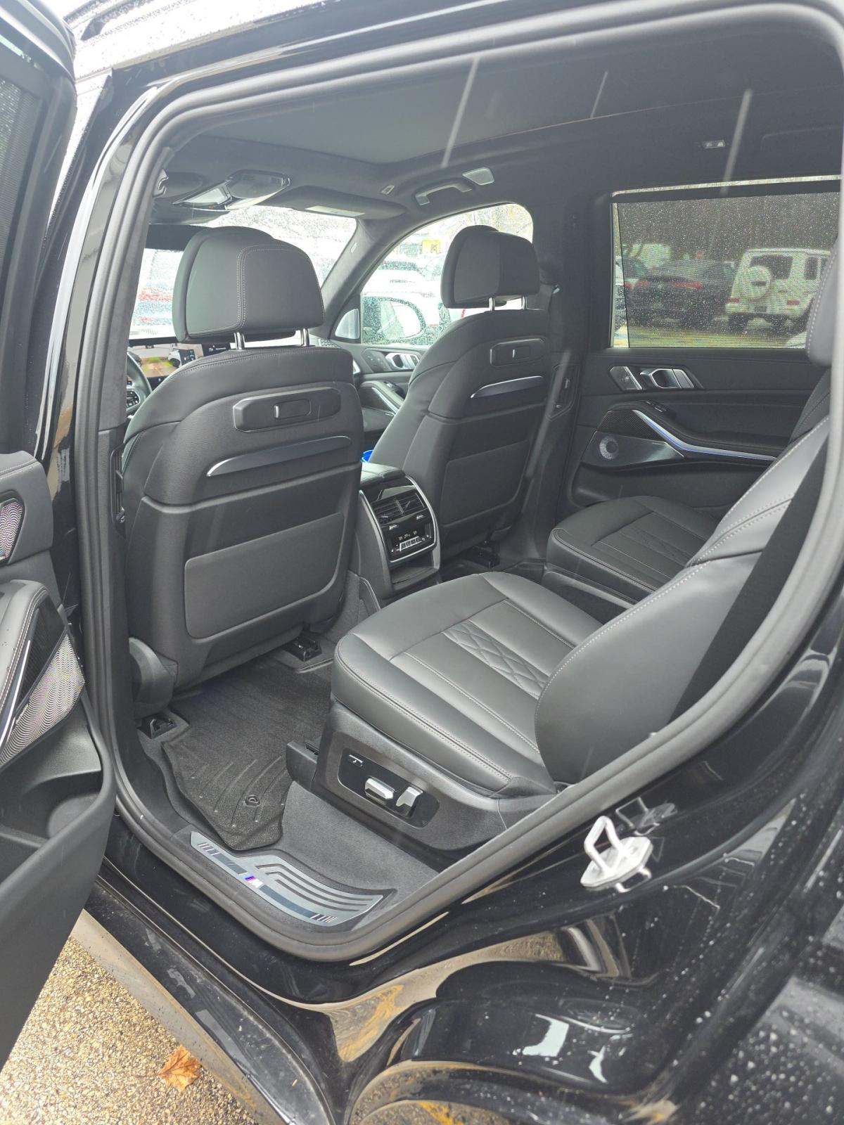 2024 BMW X7 M60i AWD