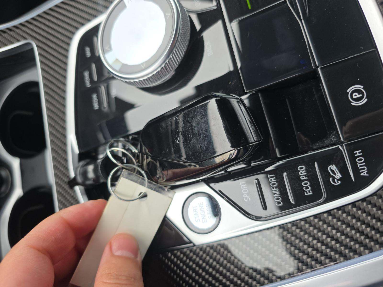 2024 BMW X7 M60i AWD