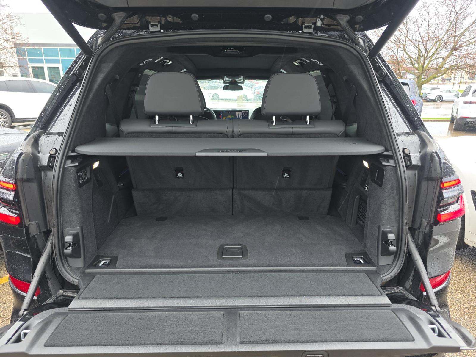 2024 BMW X7 M60i AWD