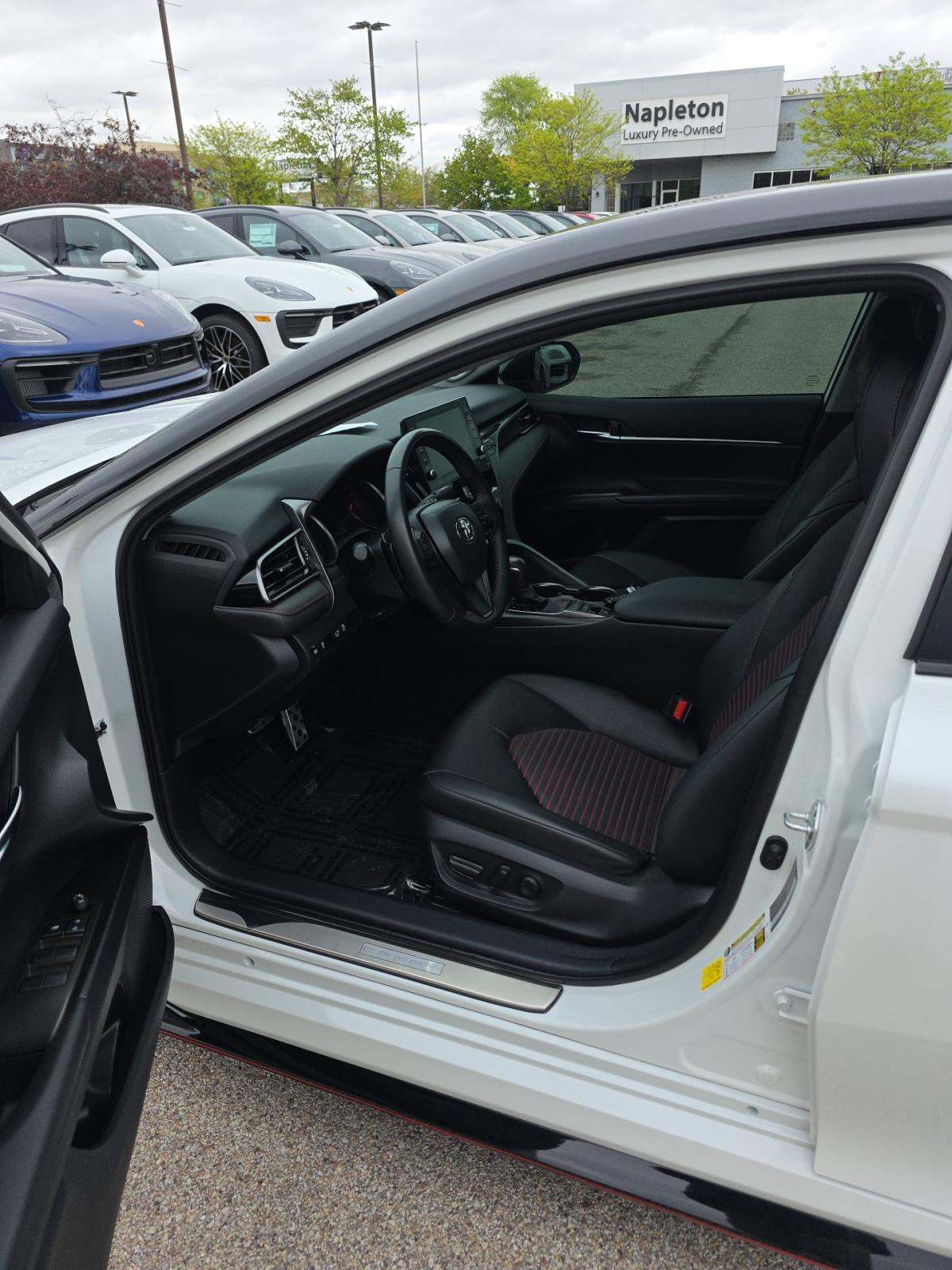 TOYOTA CAMRY - 6