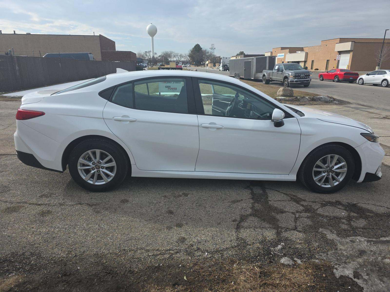 2025 Toyota Camry LE FWD