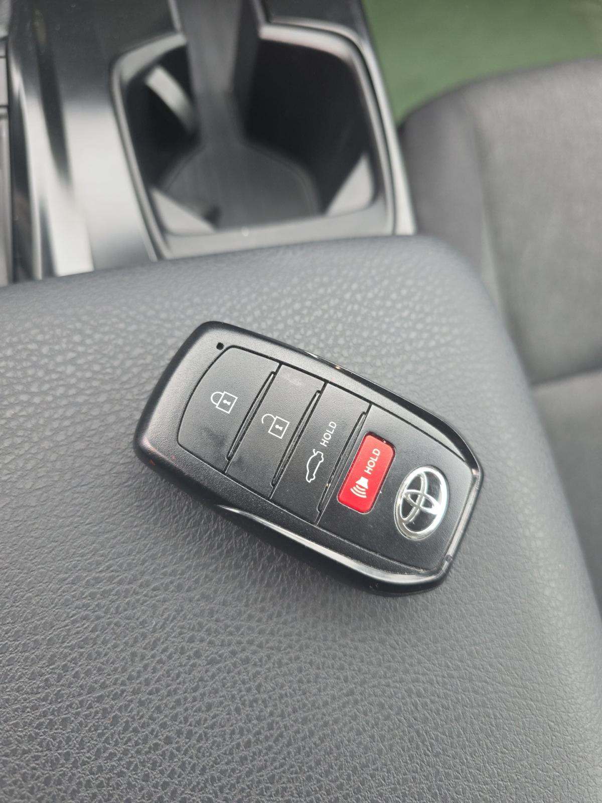 2025 Toyota Camry LE FWD