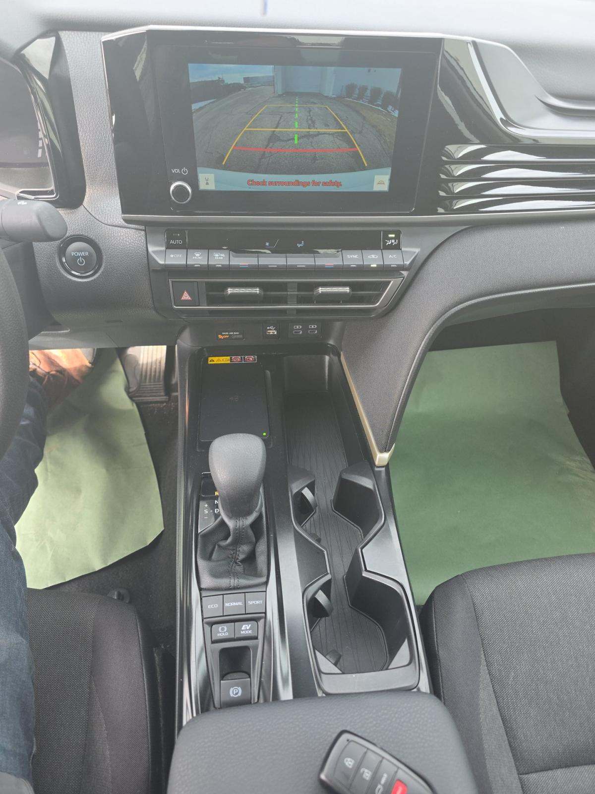 2025 Toyota Camry LE FWD