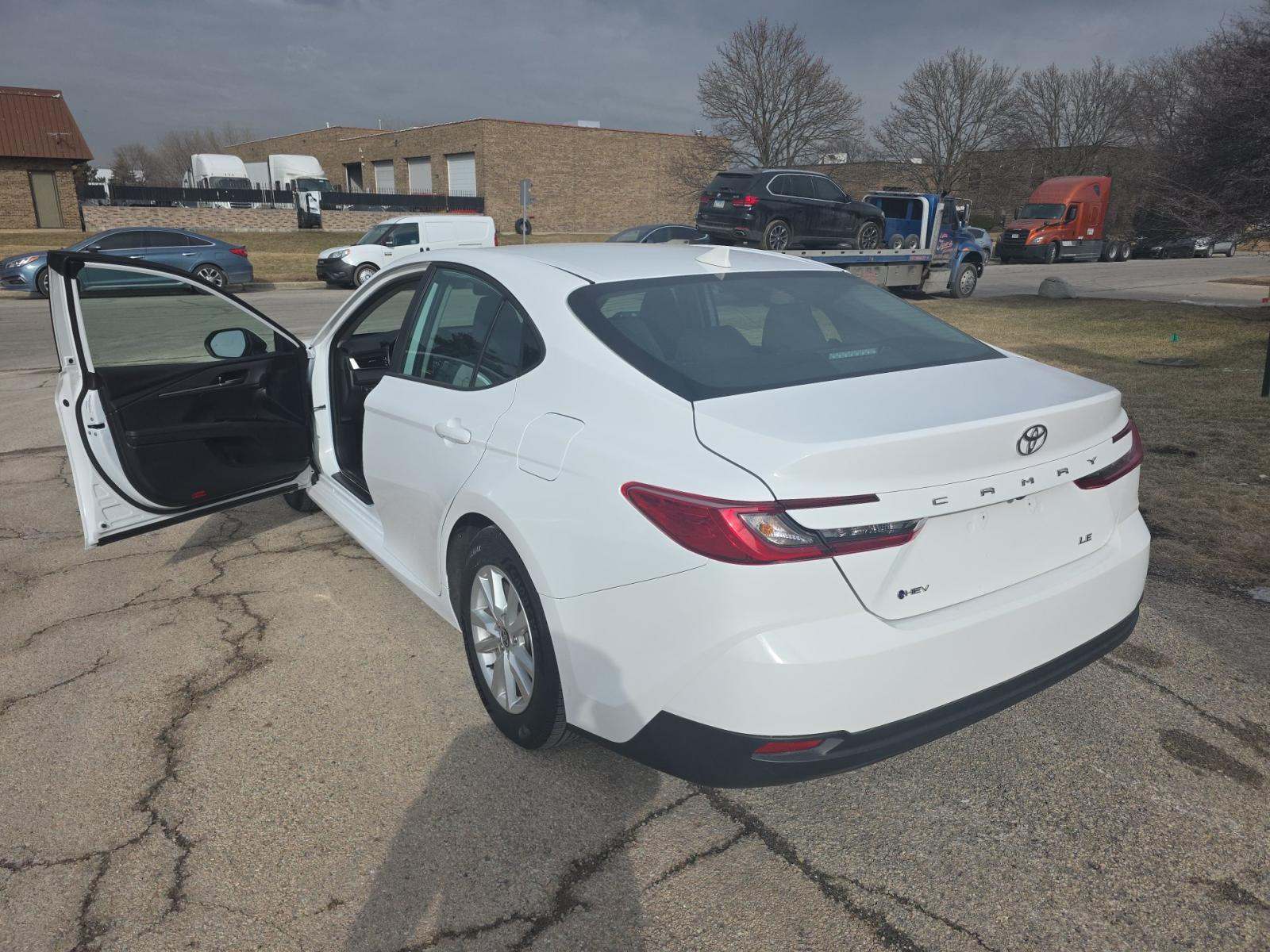2025 Toyota Camry LE FWD
