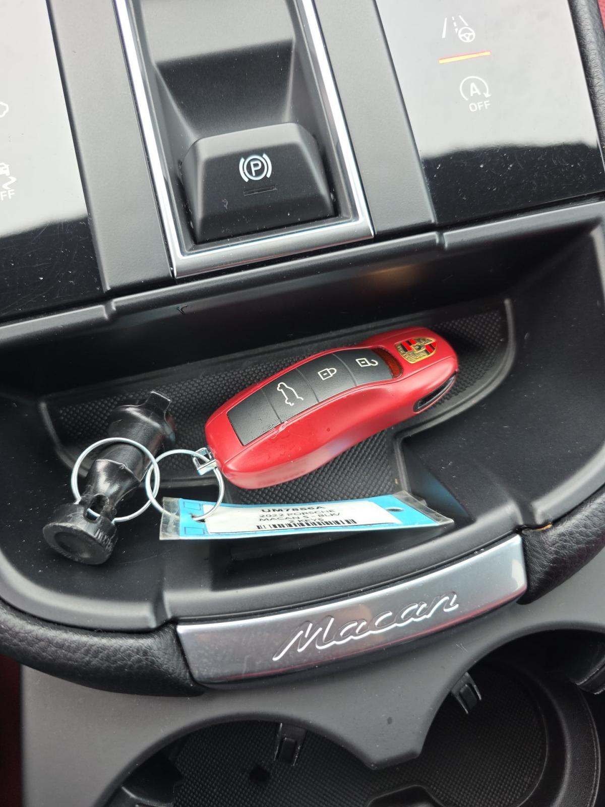 2022 Porsche Macan S AWD