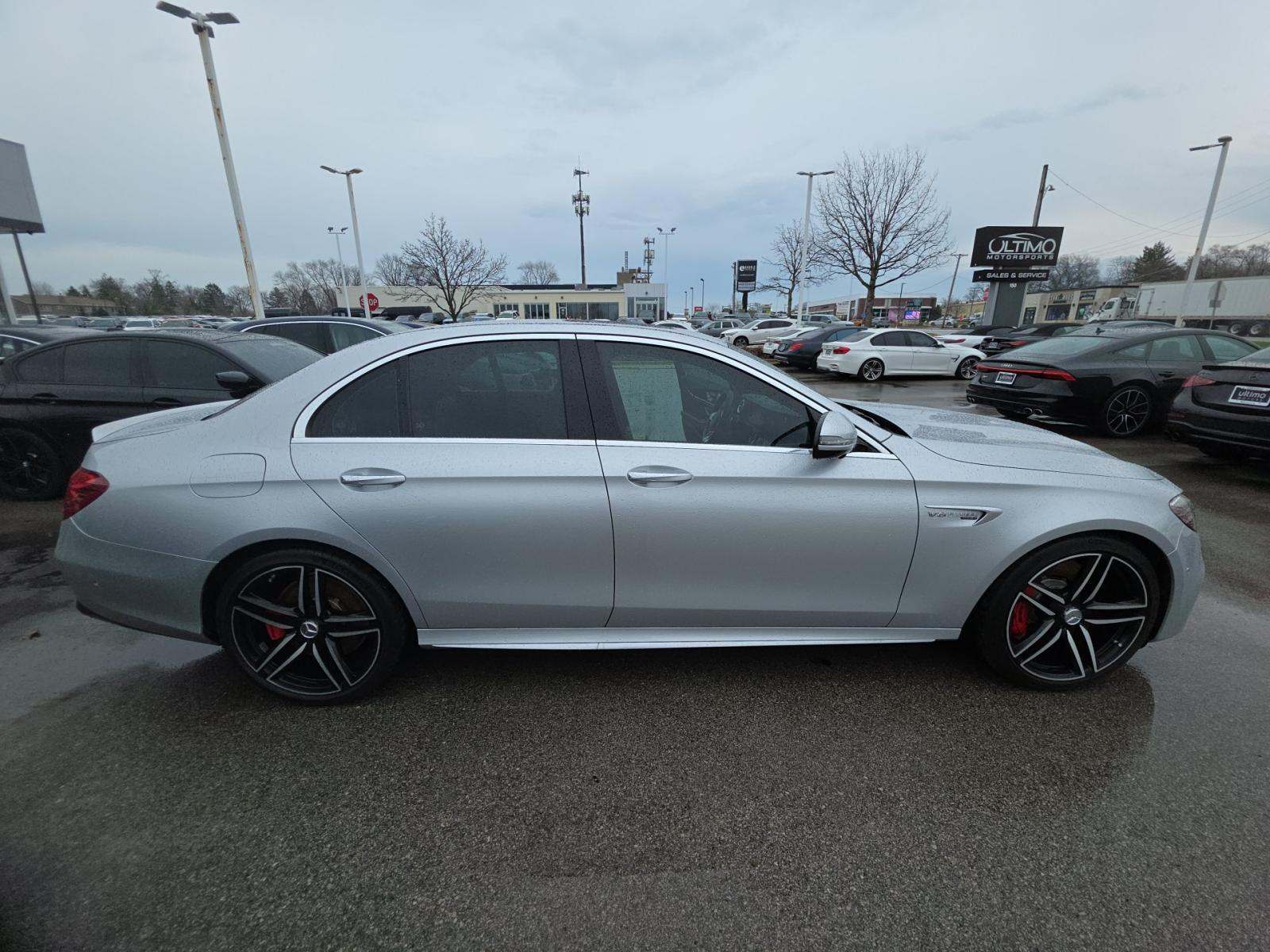 MERCEDES-BENZ E-CLASS - 4