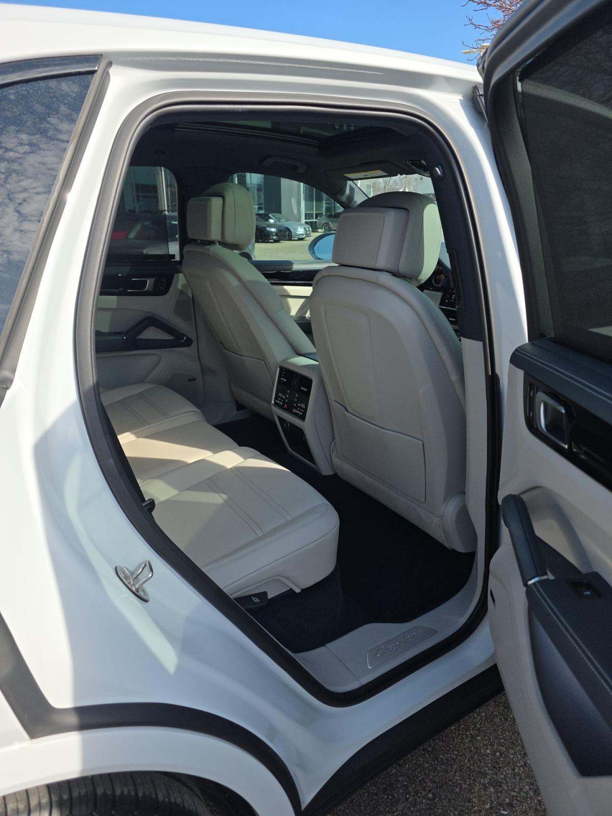 2023 Porsche Cayenne E-Hybrid AWD